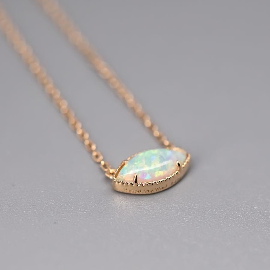 Minimalistische Marquise-Halskette aus massivem Opal in Marquiseschliff aus 18 Karat Gelbgold im Zustand „Neu“ in Suwanee, GA