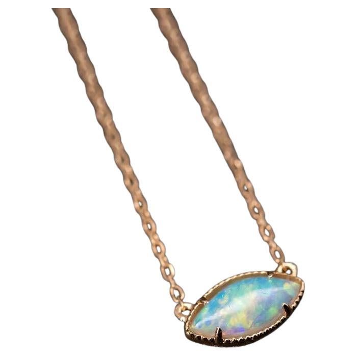 Minimalistische Marquise-Halskette aus massivem Opal in Marquiseschliff aus 18 Karat Gelbgold