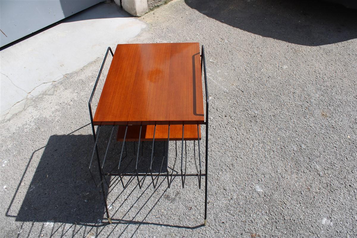 Table basse rectangulaire minimaliste mi-siècle en teck, fer et laiton ISA Home, années 1950 Bon état - En vente à Palermo, Sicily