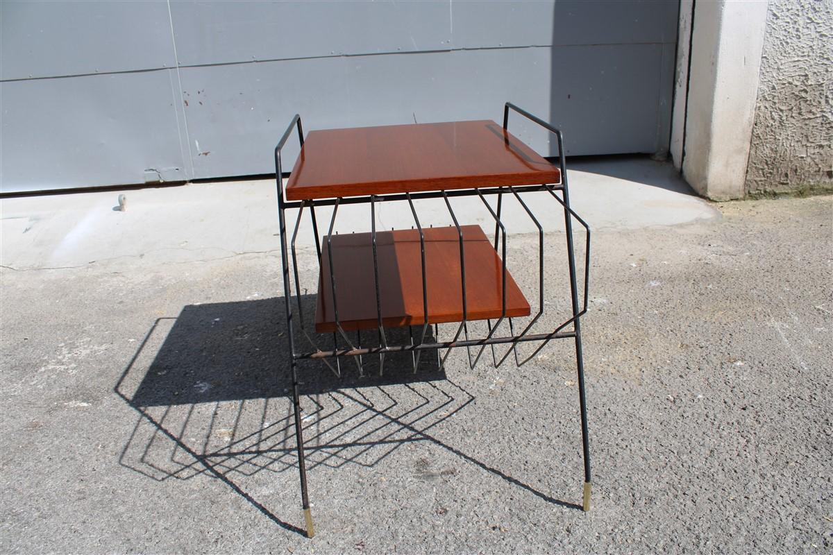 Milieu du XXe siècle Table basse rectangulaire minimaliste mi-siècle en teck, fer et laiton ISA Home, années 1950 en vente