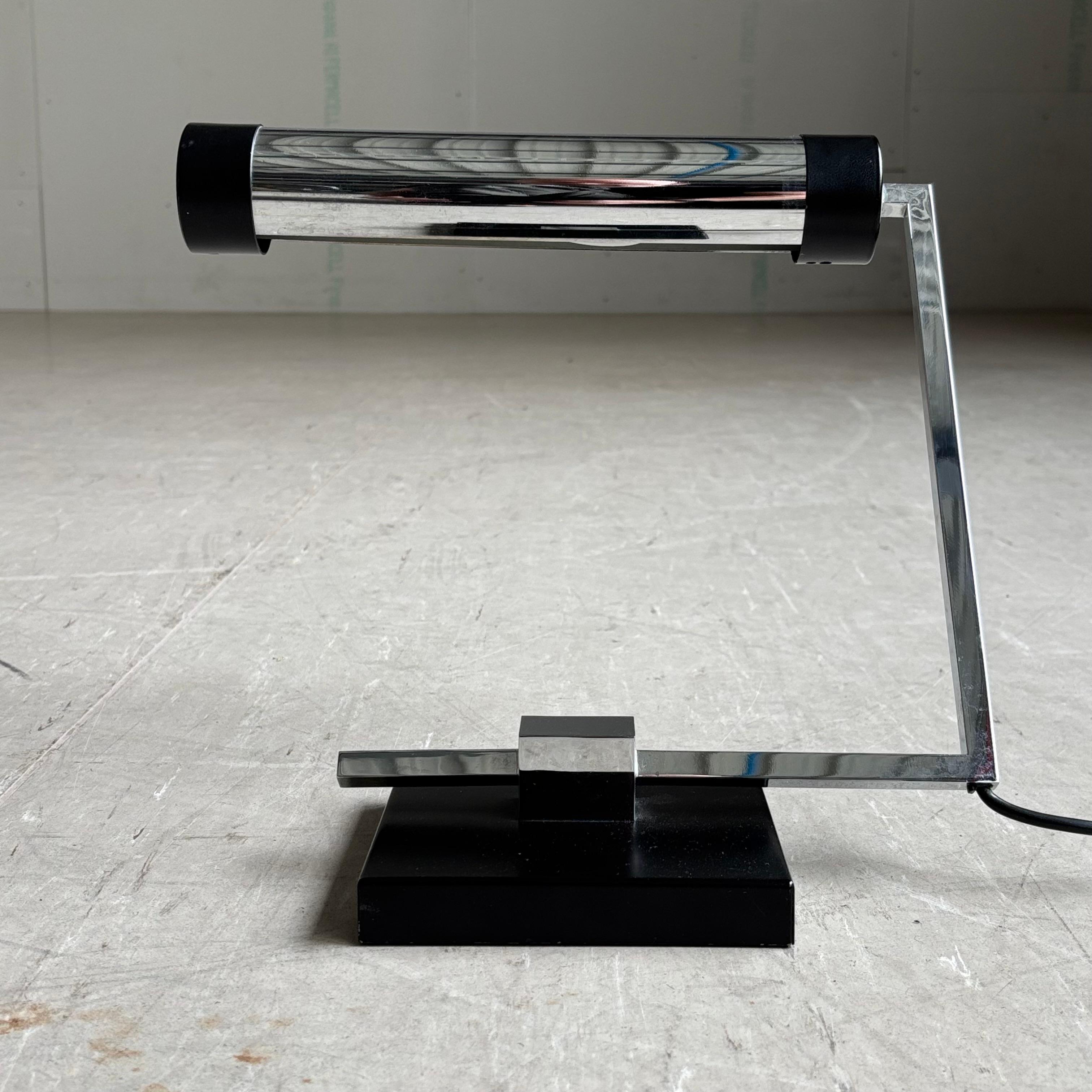 Minimalist Mid Century Desk Lamp - Megal AG (Switzerland) For Sale 4
