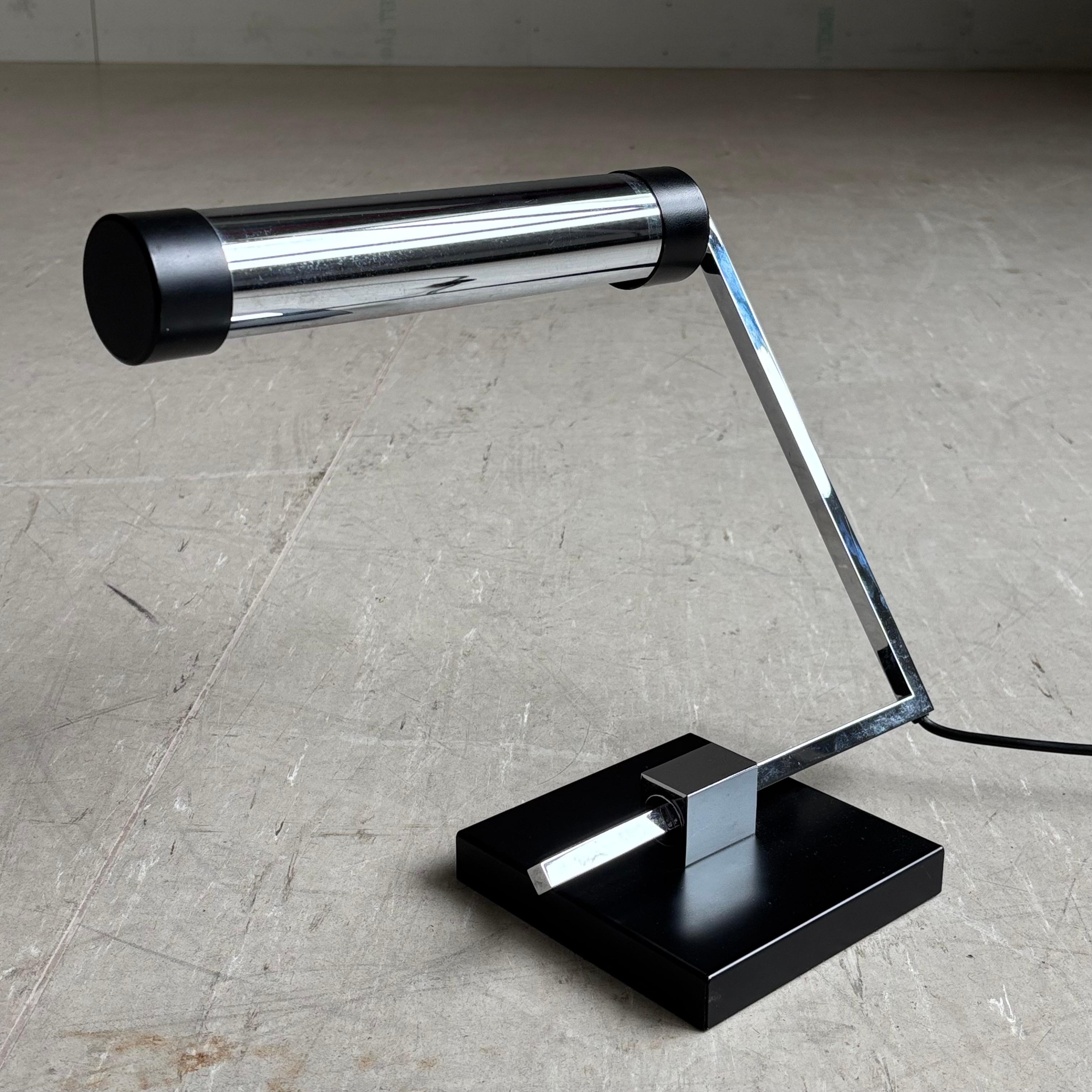Minimalist Mid Century Desk Lamp - Megal AG (Switzerland) For Sale 5