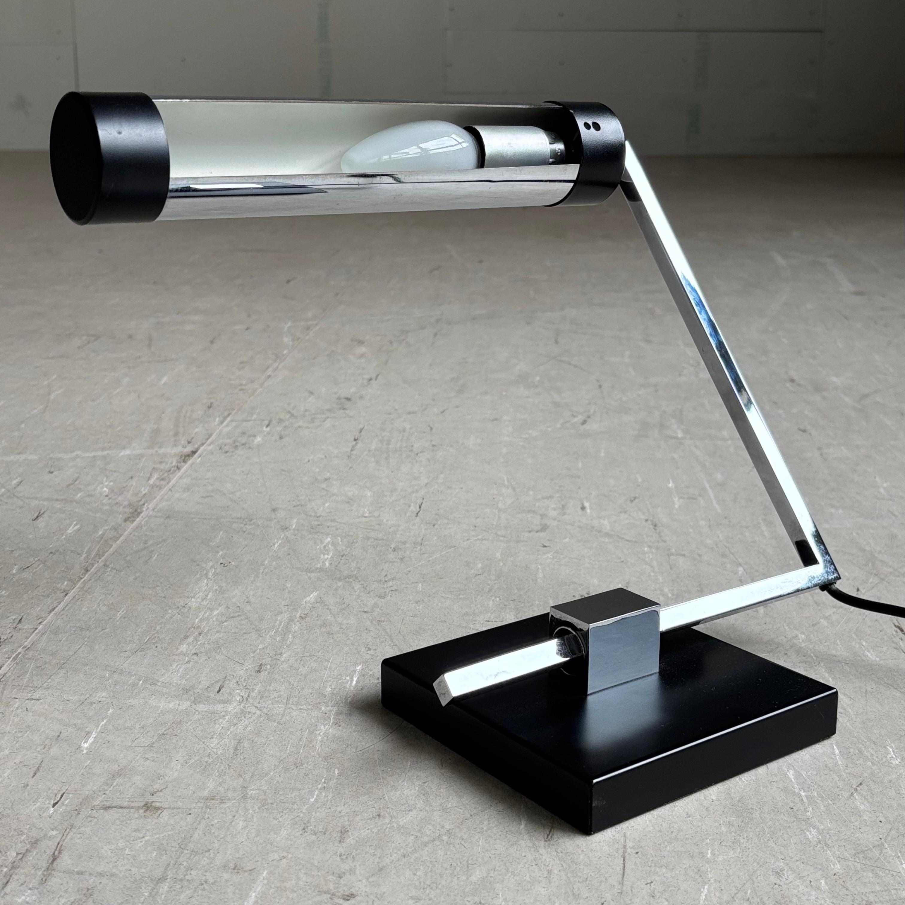 Minimalist Mid Century Desk Lamp - Megal AG (Switzerland) For Sale 7