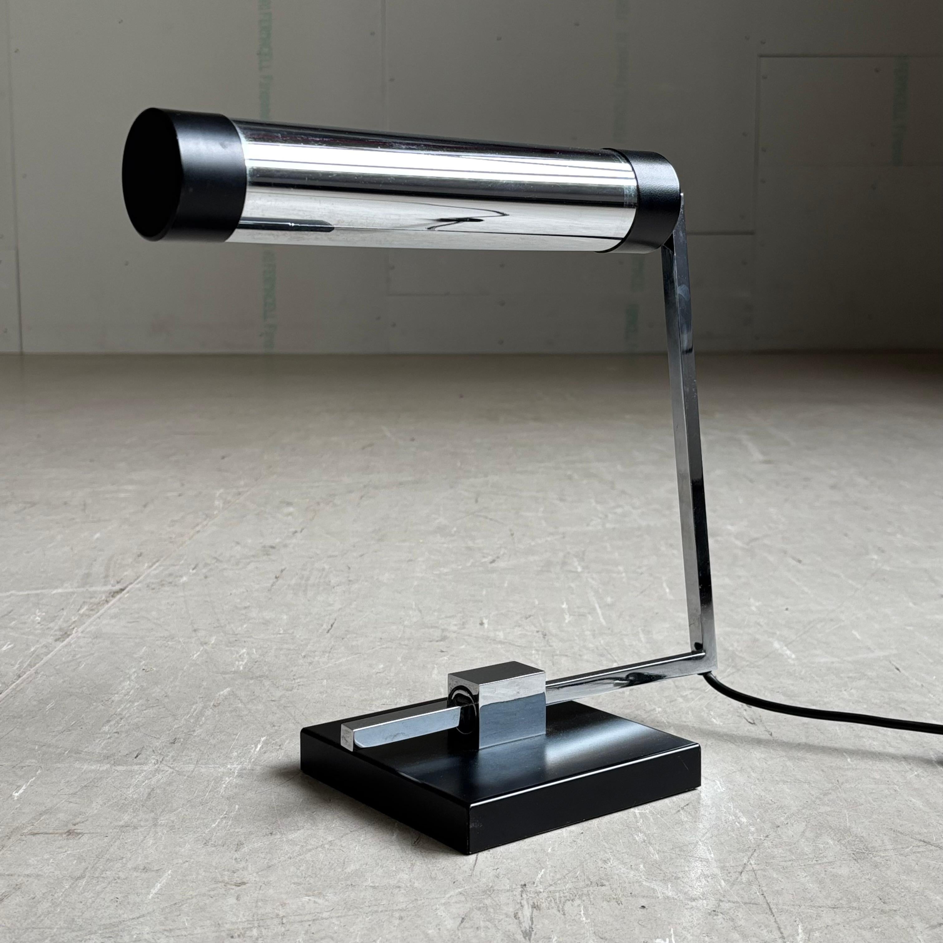 Minimalist Mid Century Desk Lamp - Megal AG (Switzerland) For Sale 10