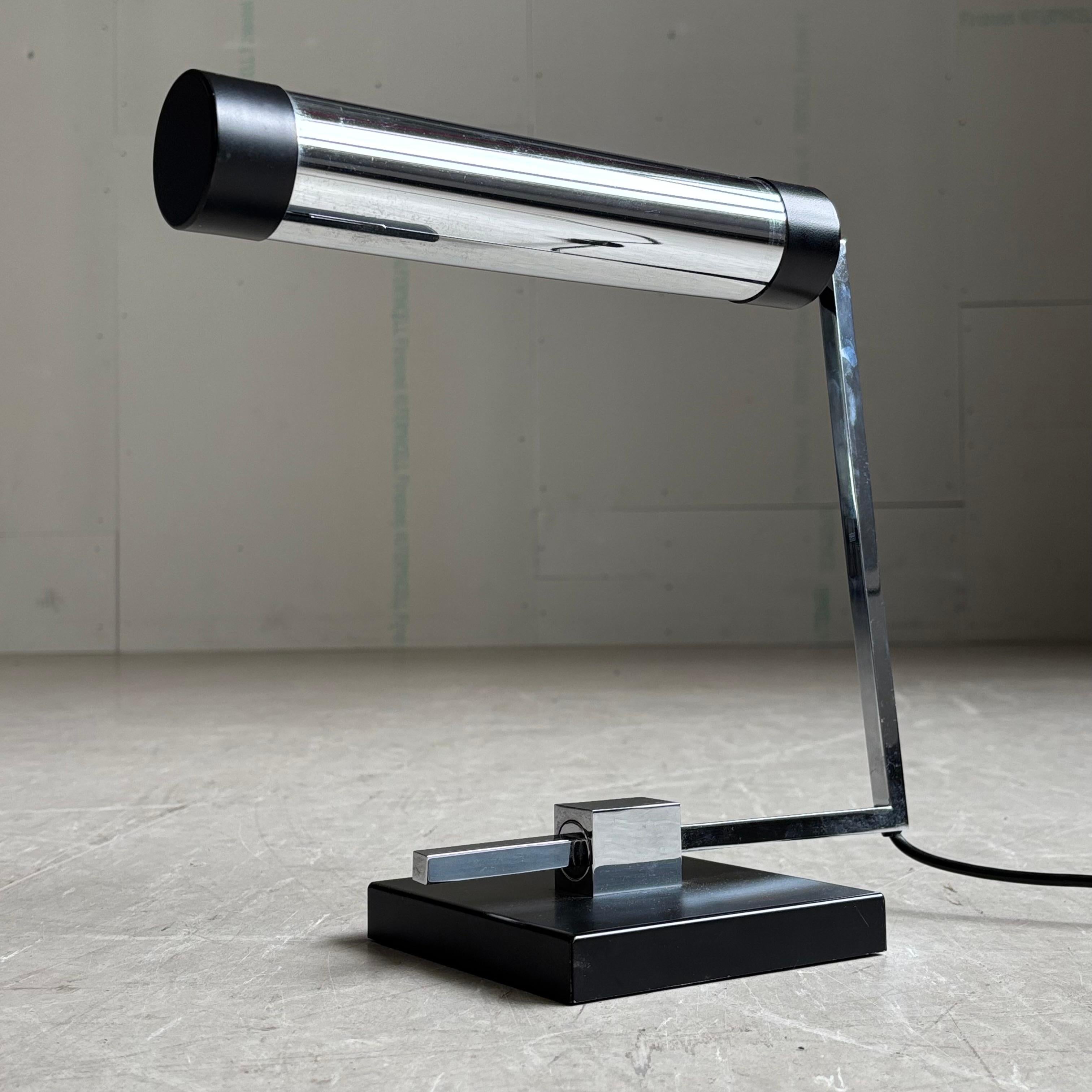 Minimalist Mid Century Desk Lamp - Megal AG (Switzerland) For Sale 11