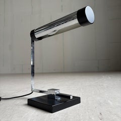 Lámpara de escritorio minimalista de mediados de siglo - Megal AG (Suiza)