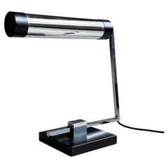Minimalistische Mid Century Schreibtischlampe - Megal AG (Schweiz)