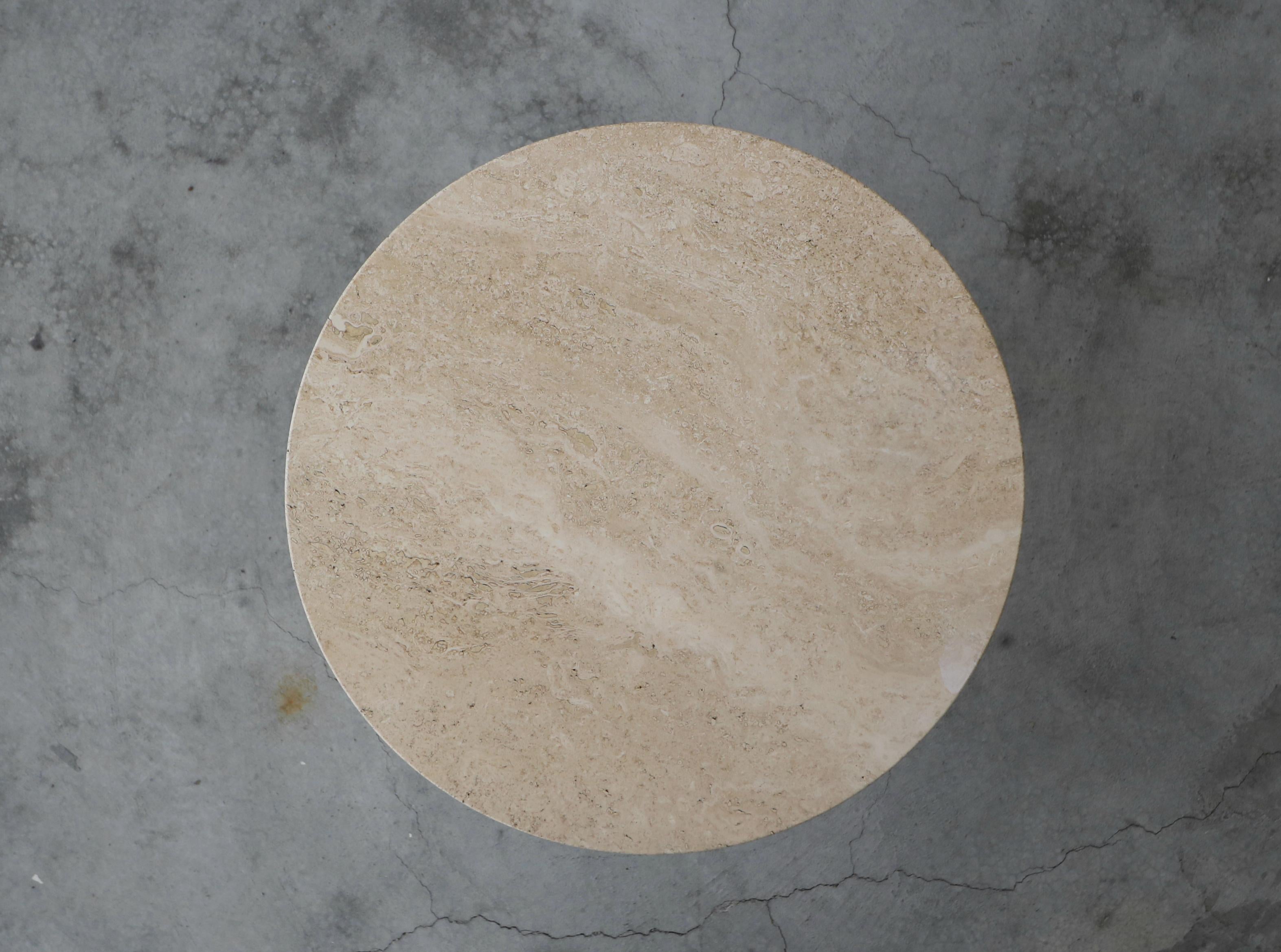 Minimalist Midcentury Travertine and Brass Round Side Table by Paul McCobb In Excellent Condition In Las Vegas, NV