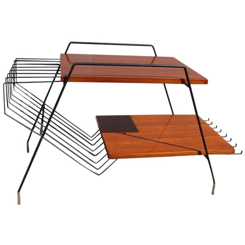 Minimalistischer Mid-Century-Tisch/Couchtisch, rechteckig, Teakholz, Eisen und Messing, 1950er Jahre, ISA Home