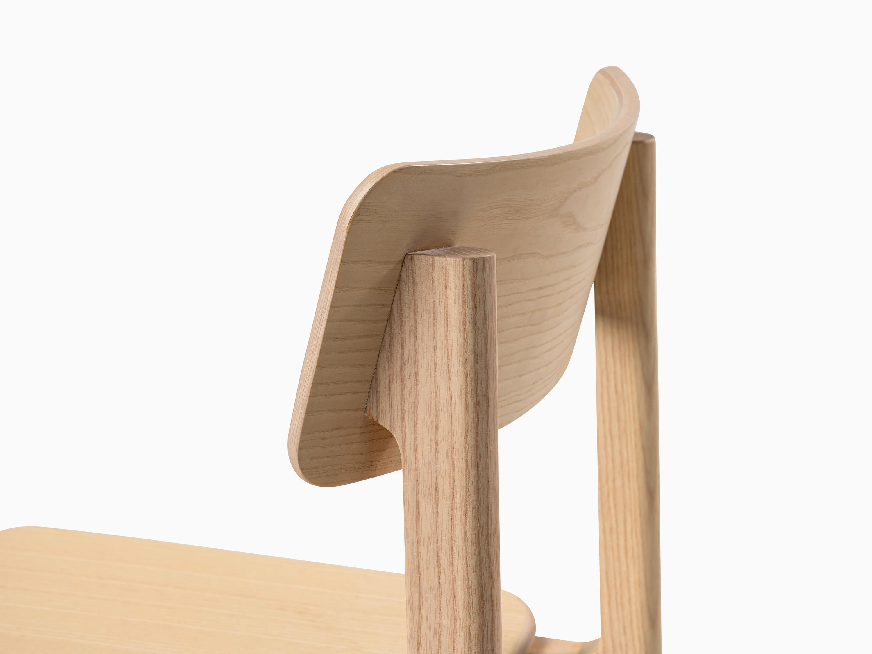 Minimalist Modern Chair in Ash Wood FRAME Collection For Sale 1