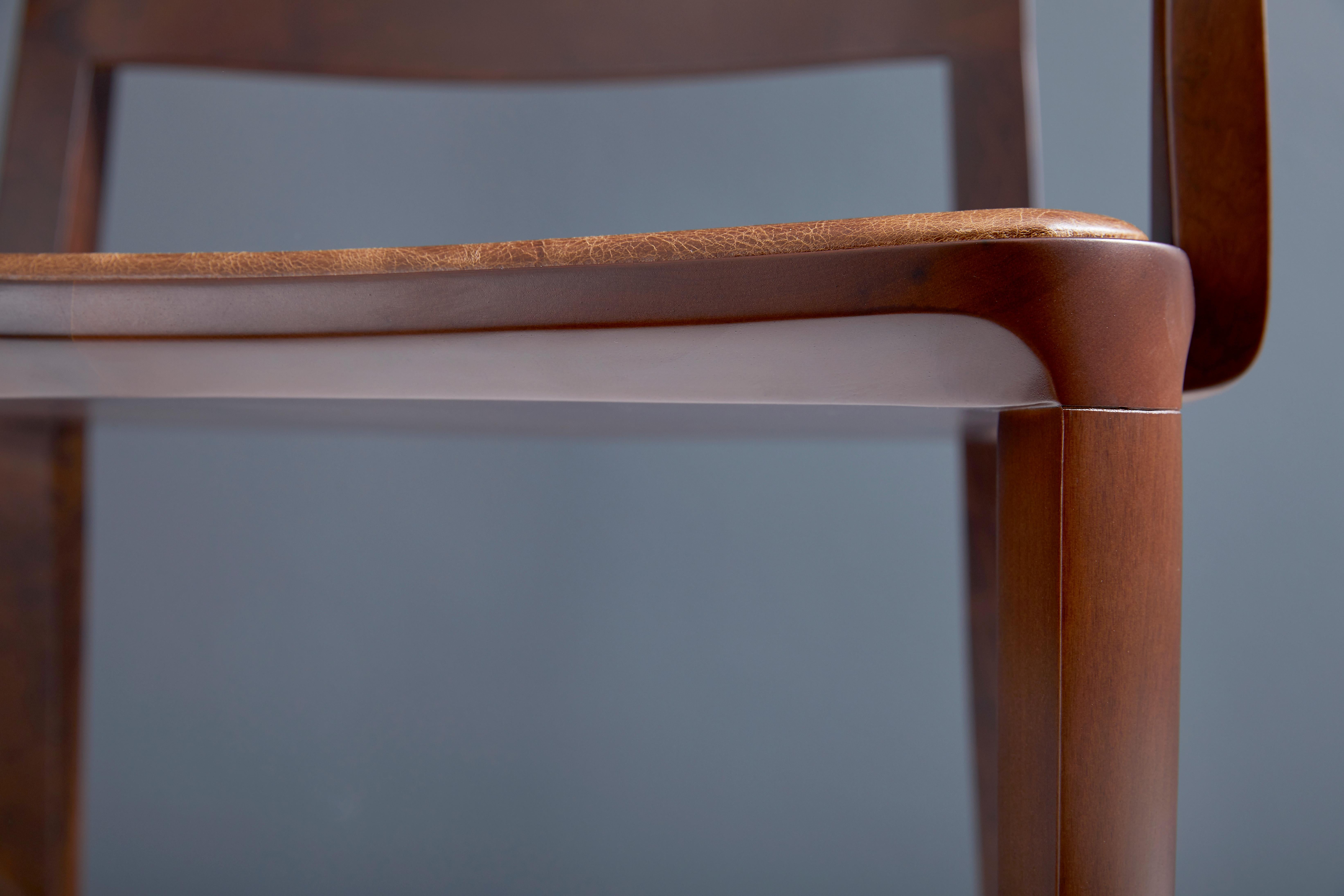 The Moderns Moderns Chair in Black Imbuia Solid Wood Limited Edition (Chaise moderne minimaliste en bois massif d'Imbuia noir) en vente 7