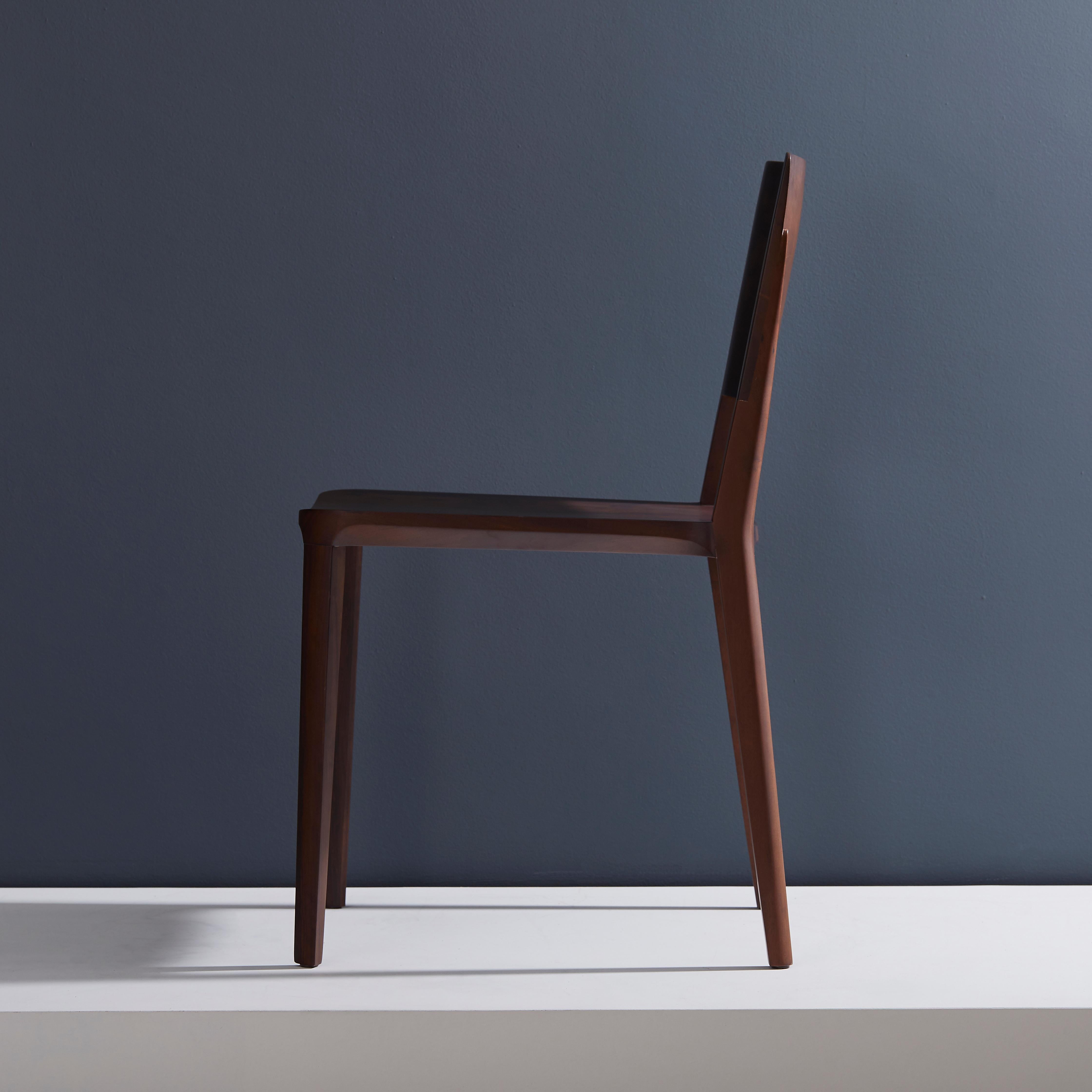 Moderne The Moderns Moderns Chair in Black Imbuia Solid Wood Limited Edition (Chaise moderne minimaliste en bois massif d'Imbuia noir) en vente