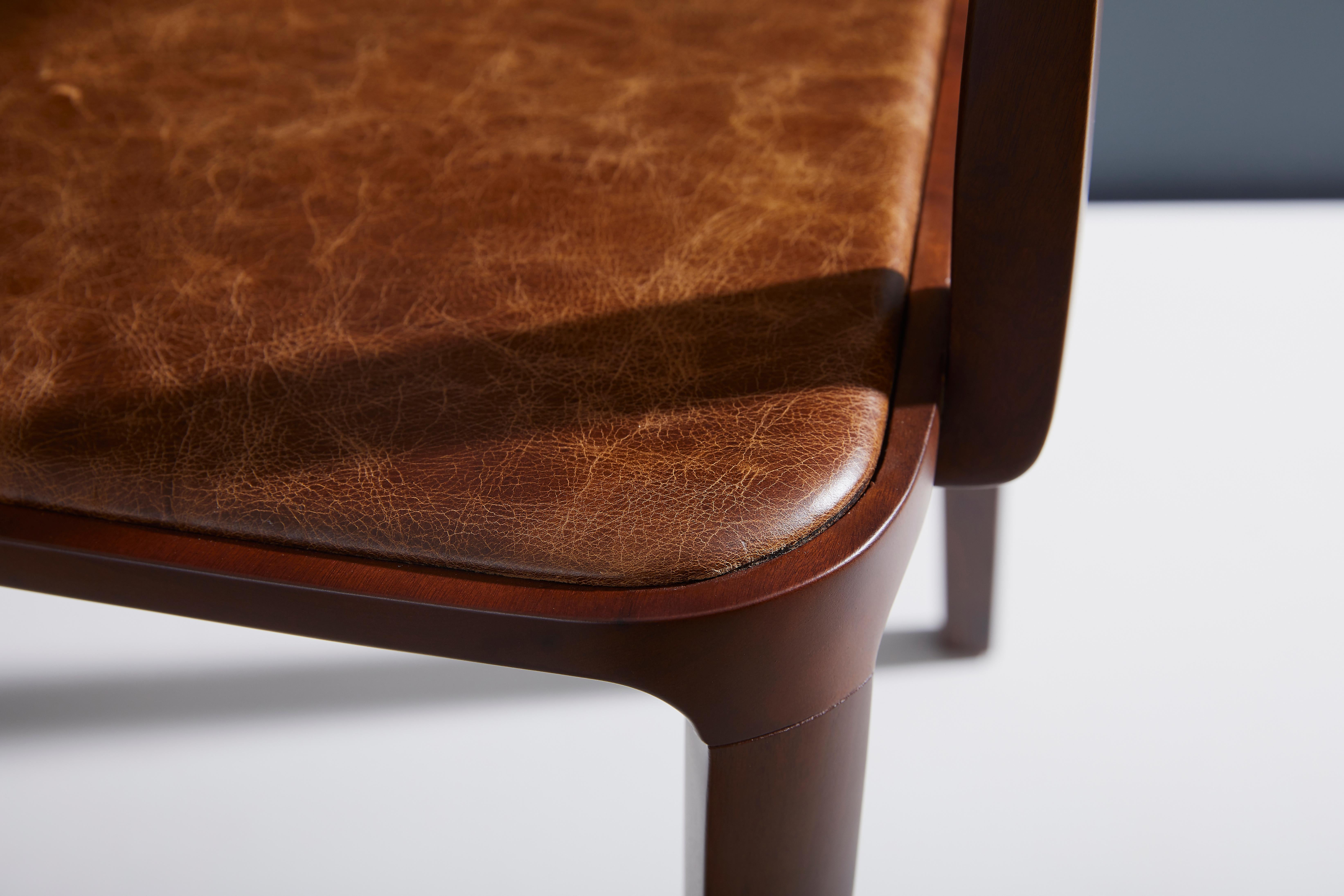 XXIe siècle et contemporain Chaise moderne minimaliste en bois massif naturel rembourré en vente