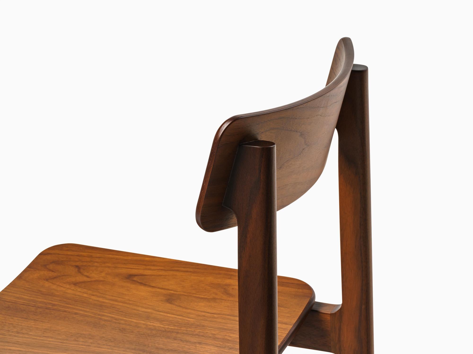 Sedia moderna minimalista con struttura in legno di noce in vendita 7