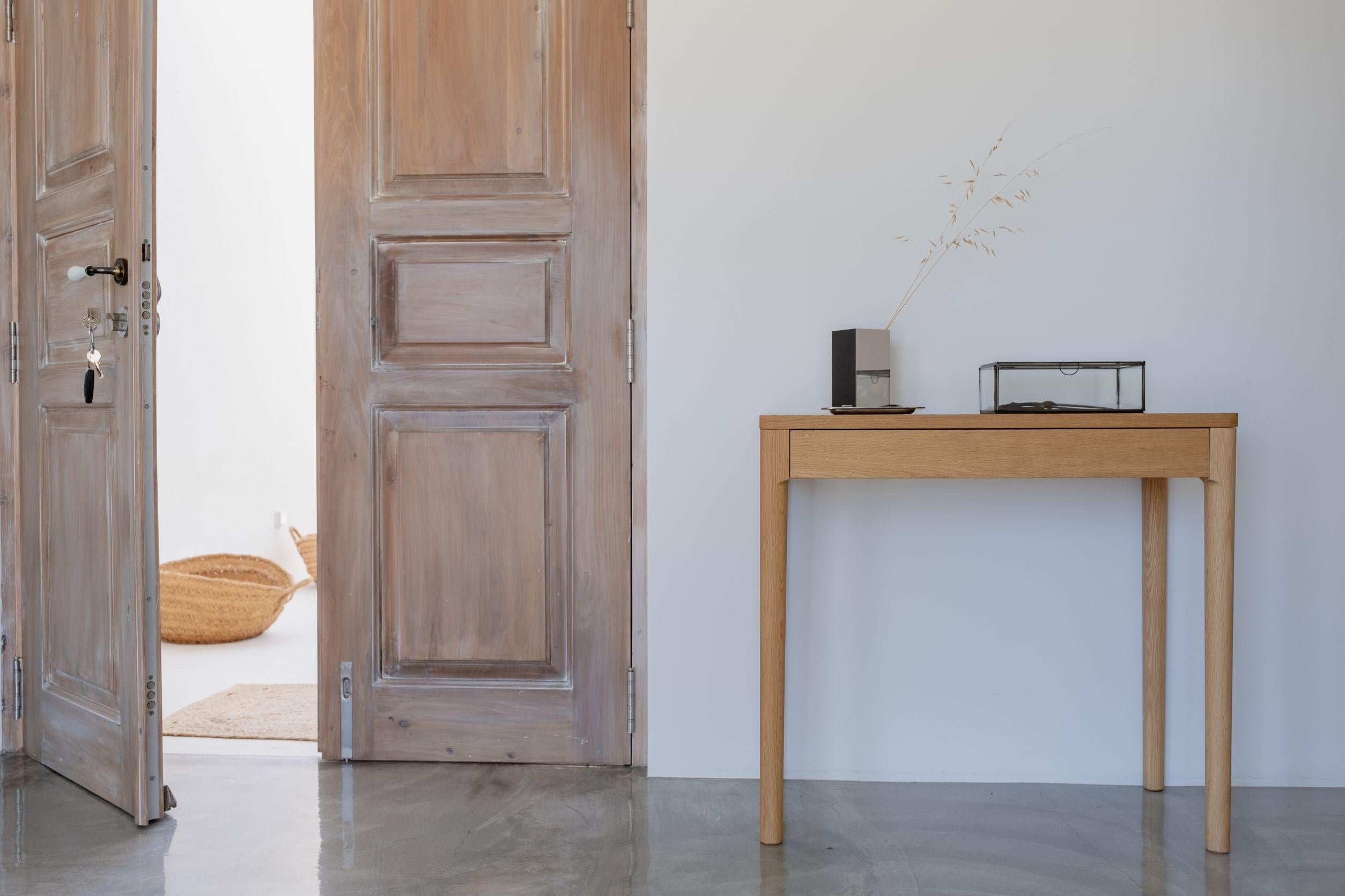 Minimalist Modern Console Table in Oak For Sale 4