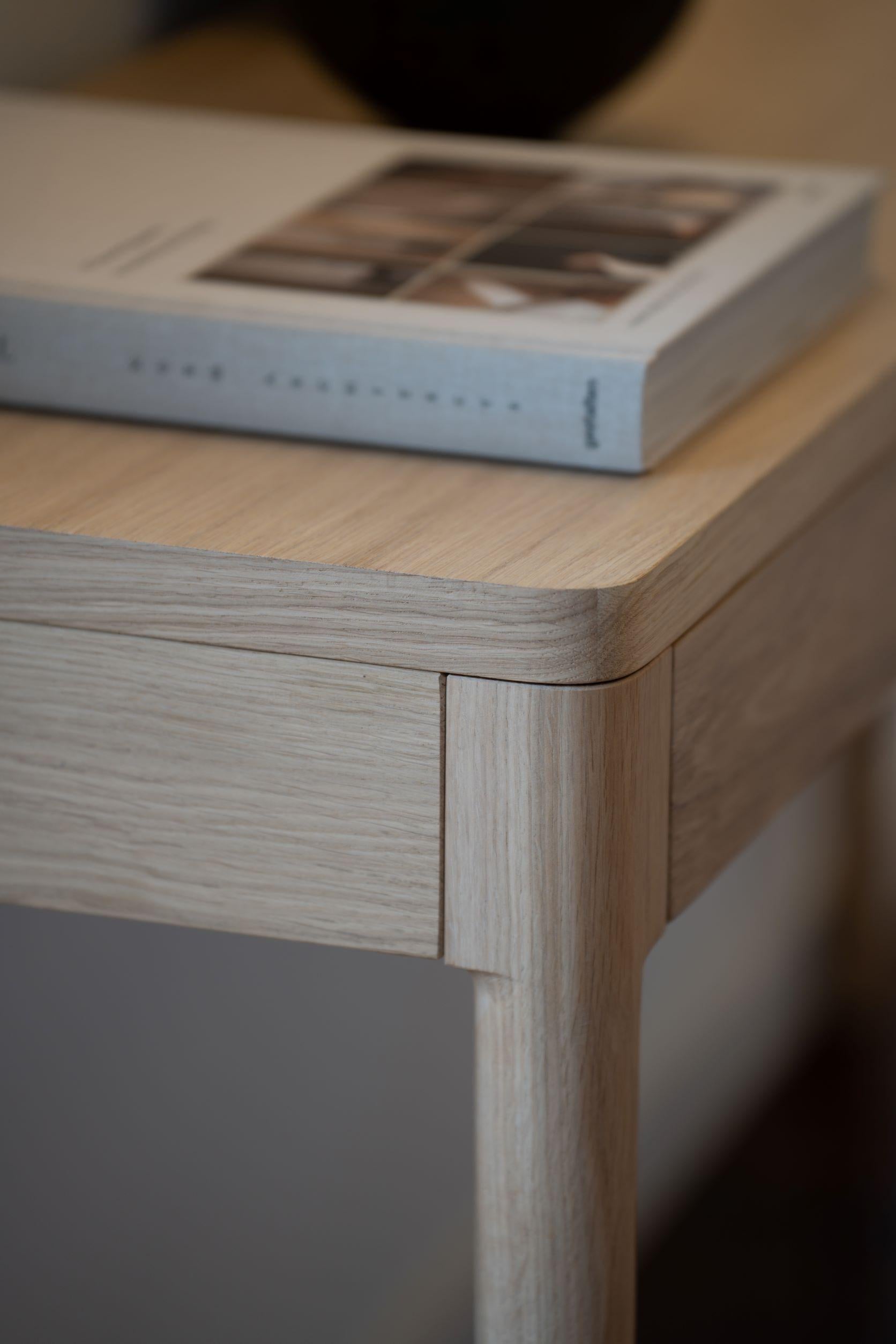 Minimalist Modern Console Table in Oak For Sale 2