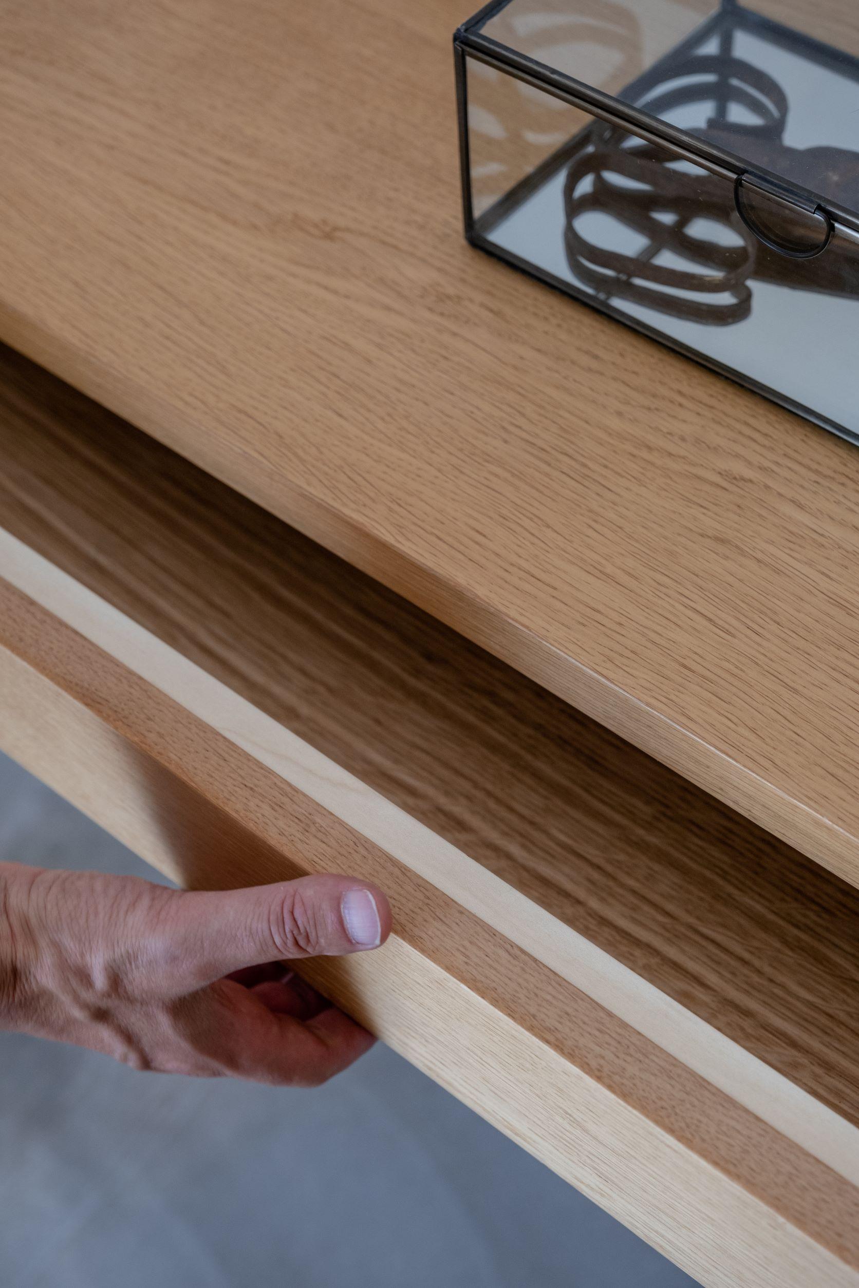 Minimalist Modern Console Table in Oak For Sale 3