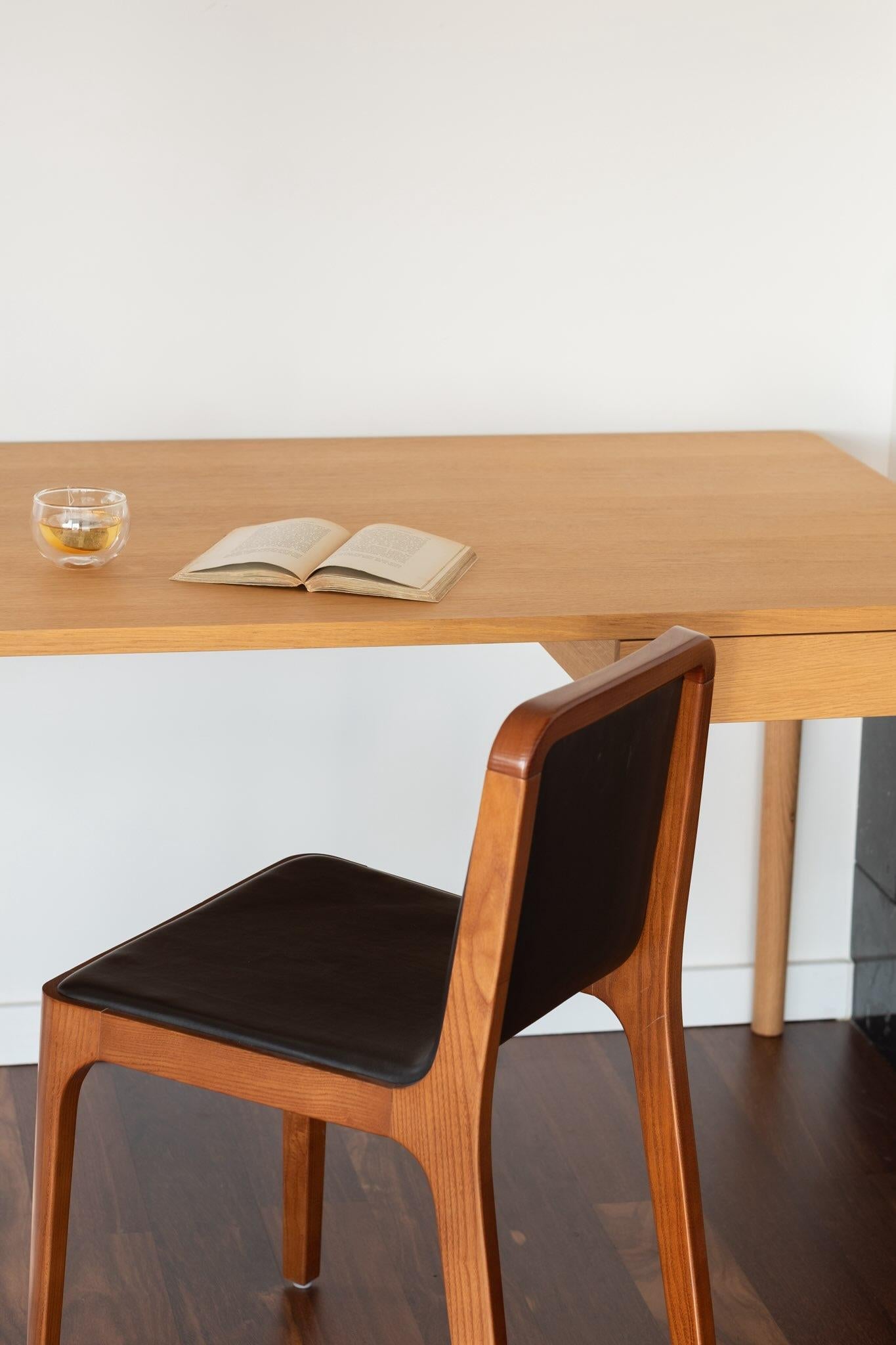 Minimalist Modern Desk in Oak For Sale 2