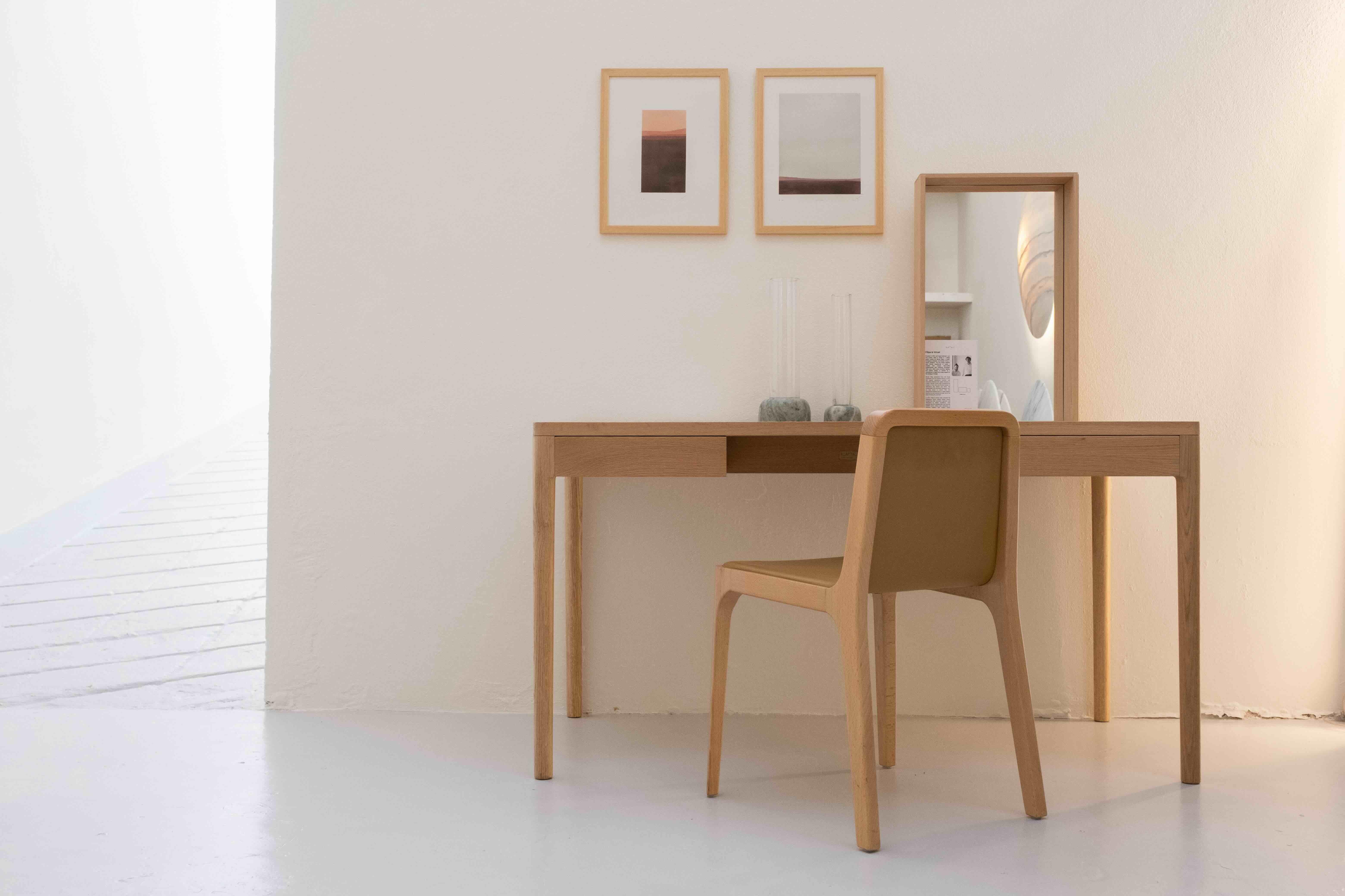 Minimalist Modern Desk in Oak For Sale 1