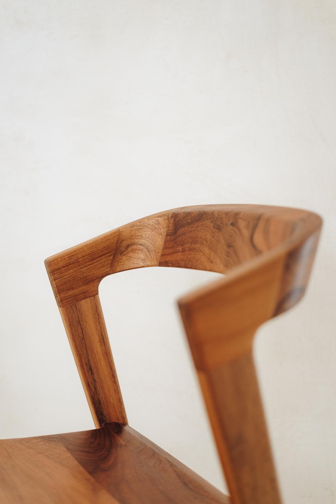 Chaise de salle à manger moderne et minimaliste en bois dur mexicain en vente 2