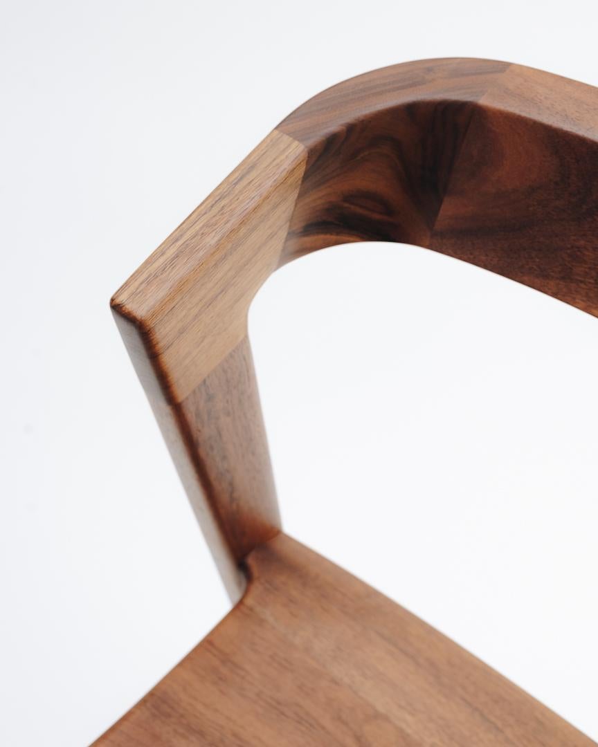 Travail du bois Chaise de salle à manger moderne et minimaliste en bois dur mexicain en vente
