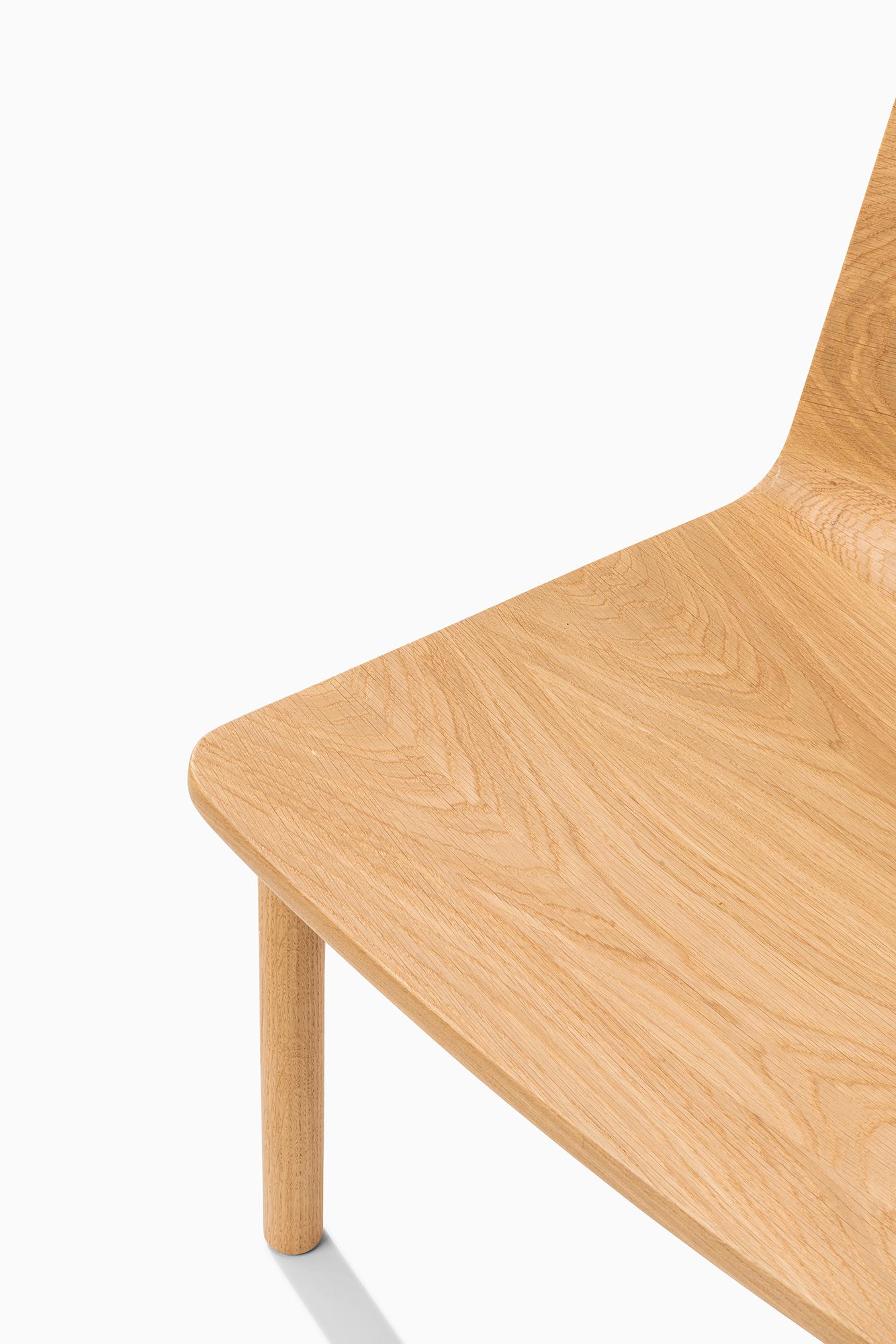 Minimalist Modern Lounge Chair in Natural Oak For Sale 1