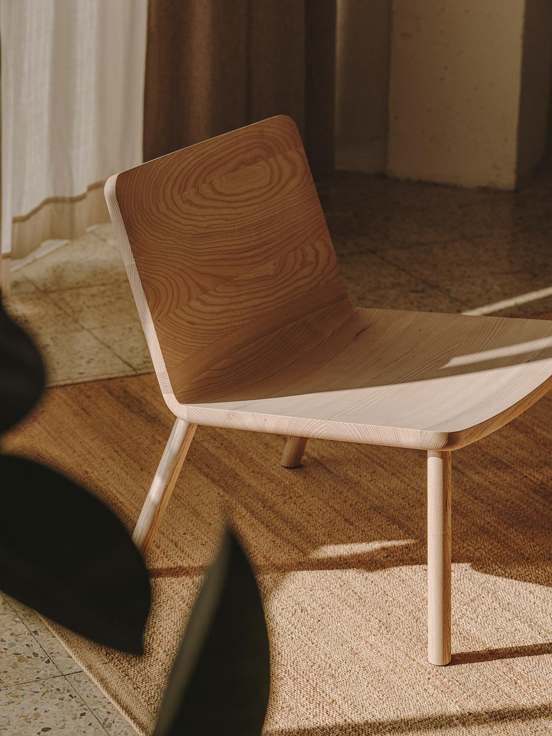 Minimalist Modern Lounge Chair in Natural OAK wood -  Set 2 Pieces For Sale 1
