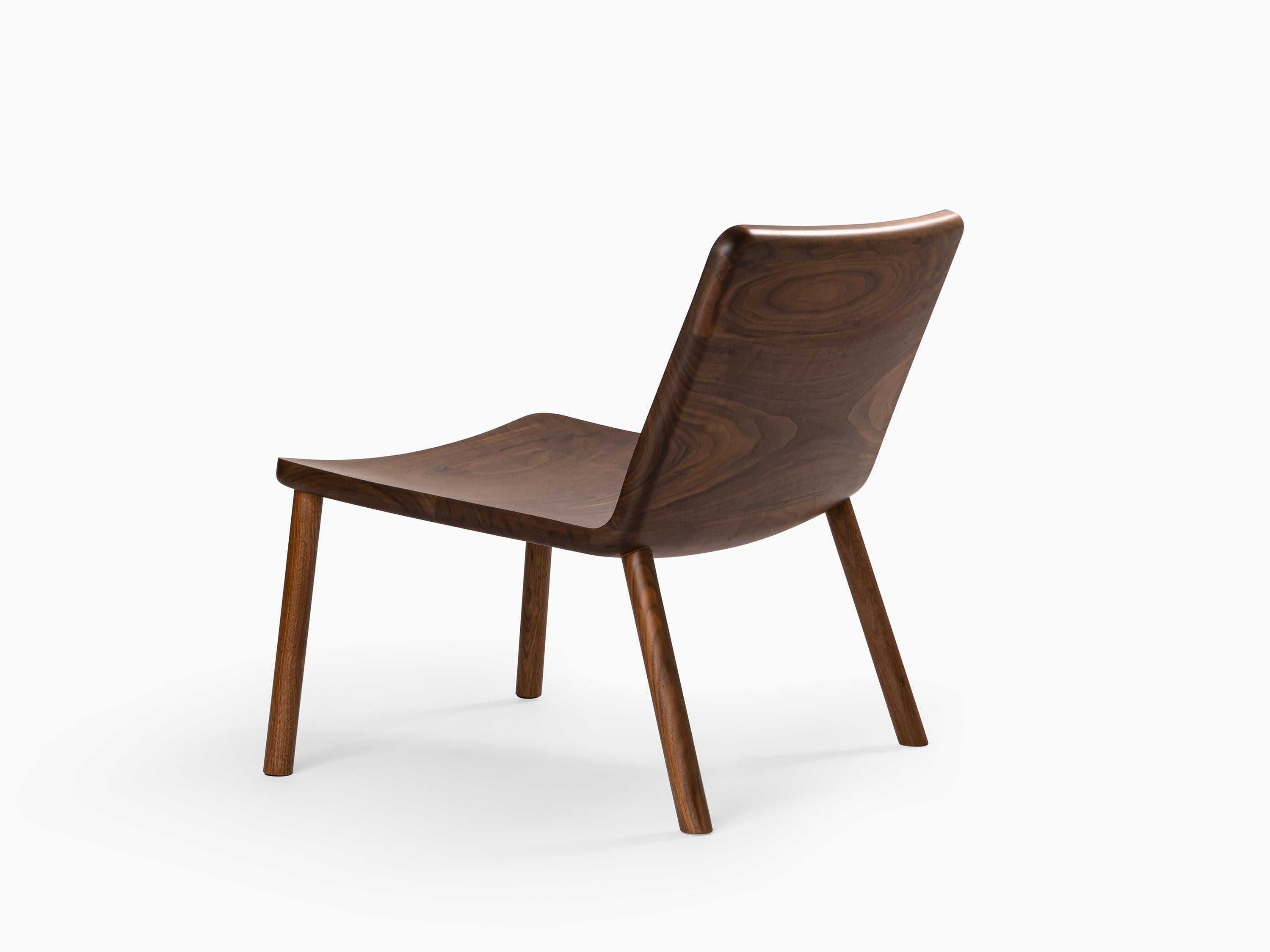 Minimalist Modern Lounge Chair in Natural Walnut In New Condition For Sale In Lisbon, PT