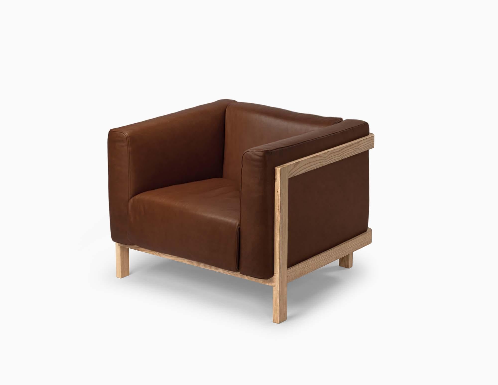 Minimalist Modern Lounge Chair LIFT – Set of 2 in Ash Wood and Leather For Sale 4
