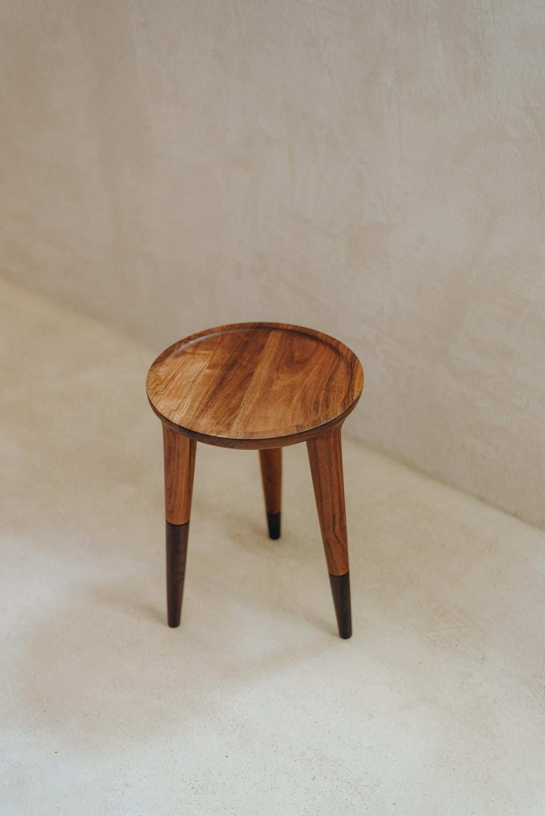 Moderne Table basse moderne et minimaliste en bois de feuillus tropical en vente