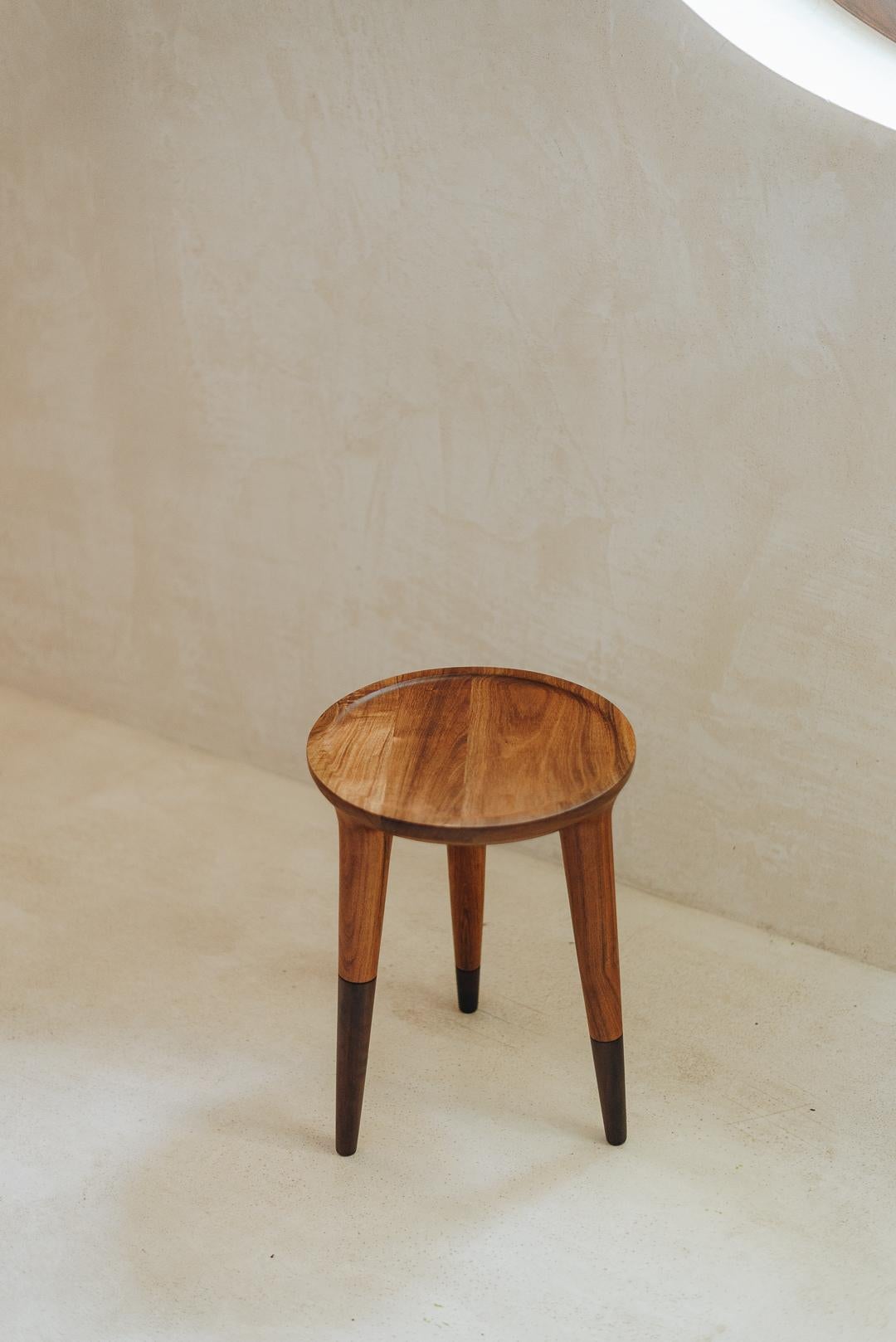 The Chamak is a simple and elegant side table with fine lines that emphasize the natural beauty of the perfectly turned tropical wood. Excellent production techniques and attention to detail ensure that the Chamak is an outstanding piece. It is