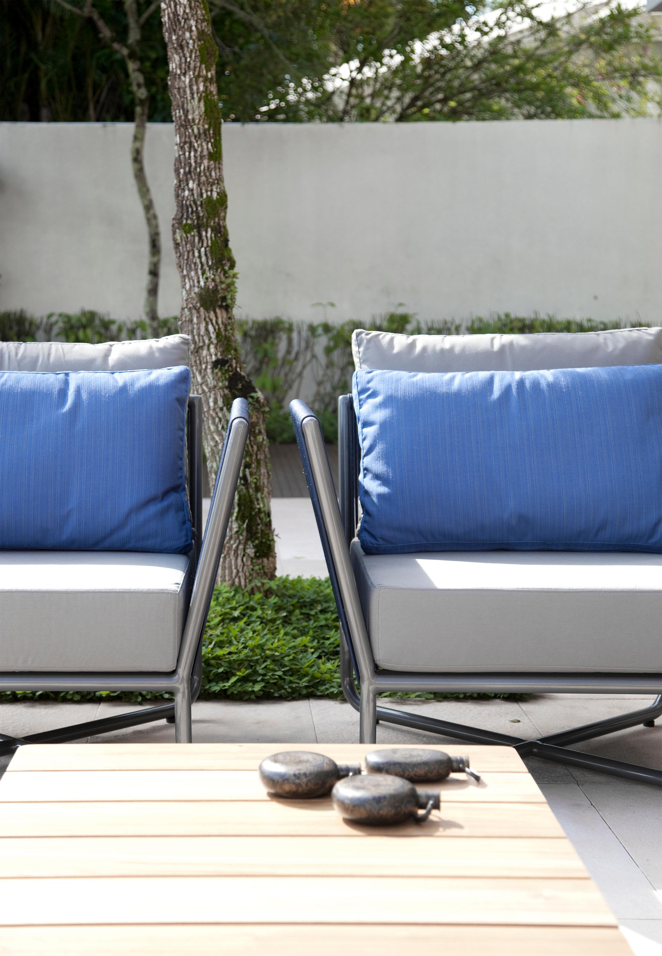 Minimalistischer moderner Sessel für den Außenbereich, Metall mit nautischem Seilmuster im Angebot 2