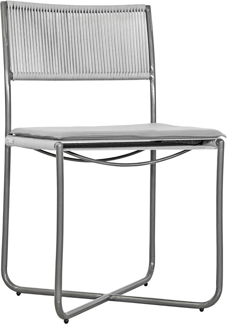 Minimalistischer moderner Stuhl für den Außenbereich, Metallstruktur mit nautischem Seilmuster im Angebot 2