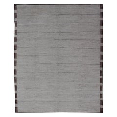 Minimalistischer moderner Teppich mit subtilen horizontalen Linien von Keivan Woven Arts