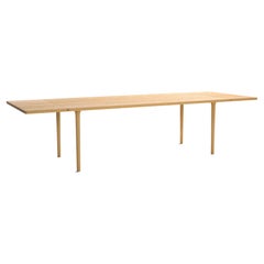 Minimalist Modern Table in Oak Wood Extensible