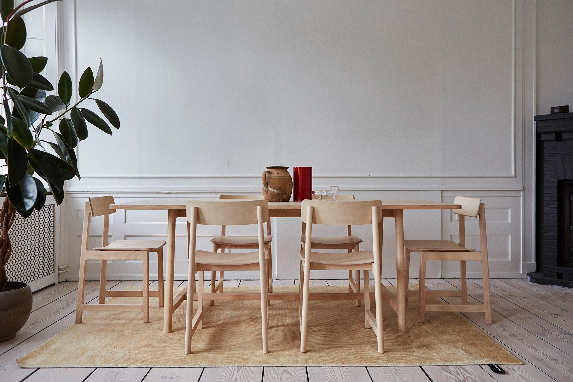 Contemporary Minimalist Modern Table in Oak Wood FRAME Collection For Sale