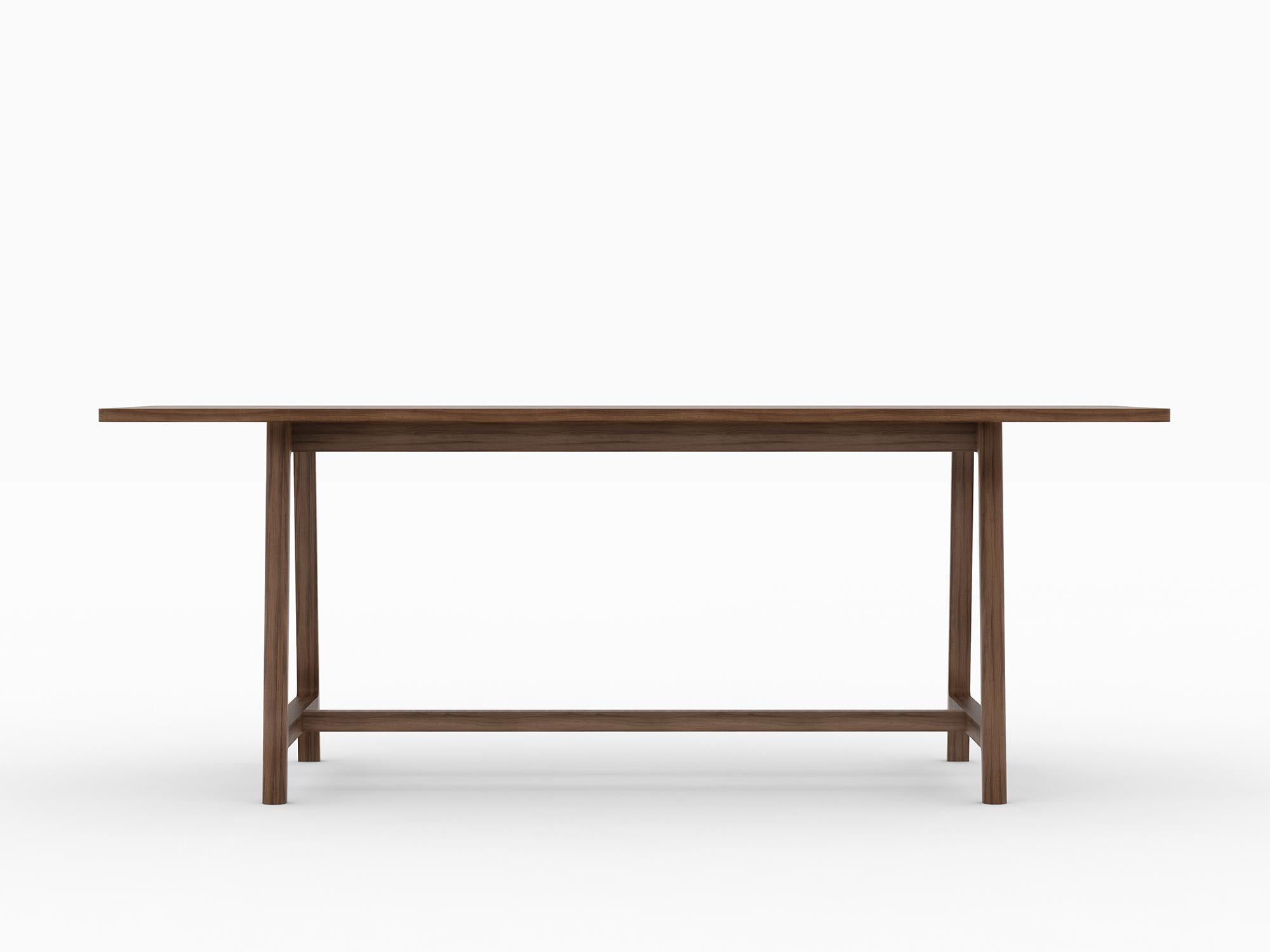 La collection Frame est le trio parfait pour tout espace de rassemblement. La collection comprend une table, une chaise et un banc, contenant tout ce dont on a besoin pour se réunir confortablement.

Avec un design simple mais sculptural et qui