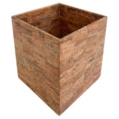 Vasija Minimalista Modernista de Travertino Rojo con Forma de Cubo Jardinera