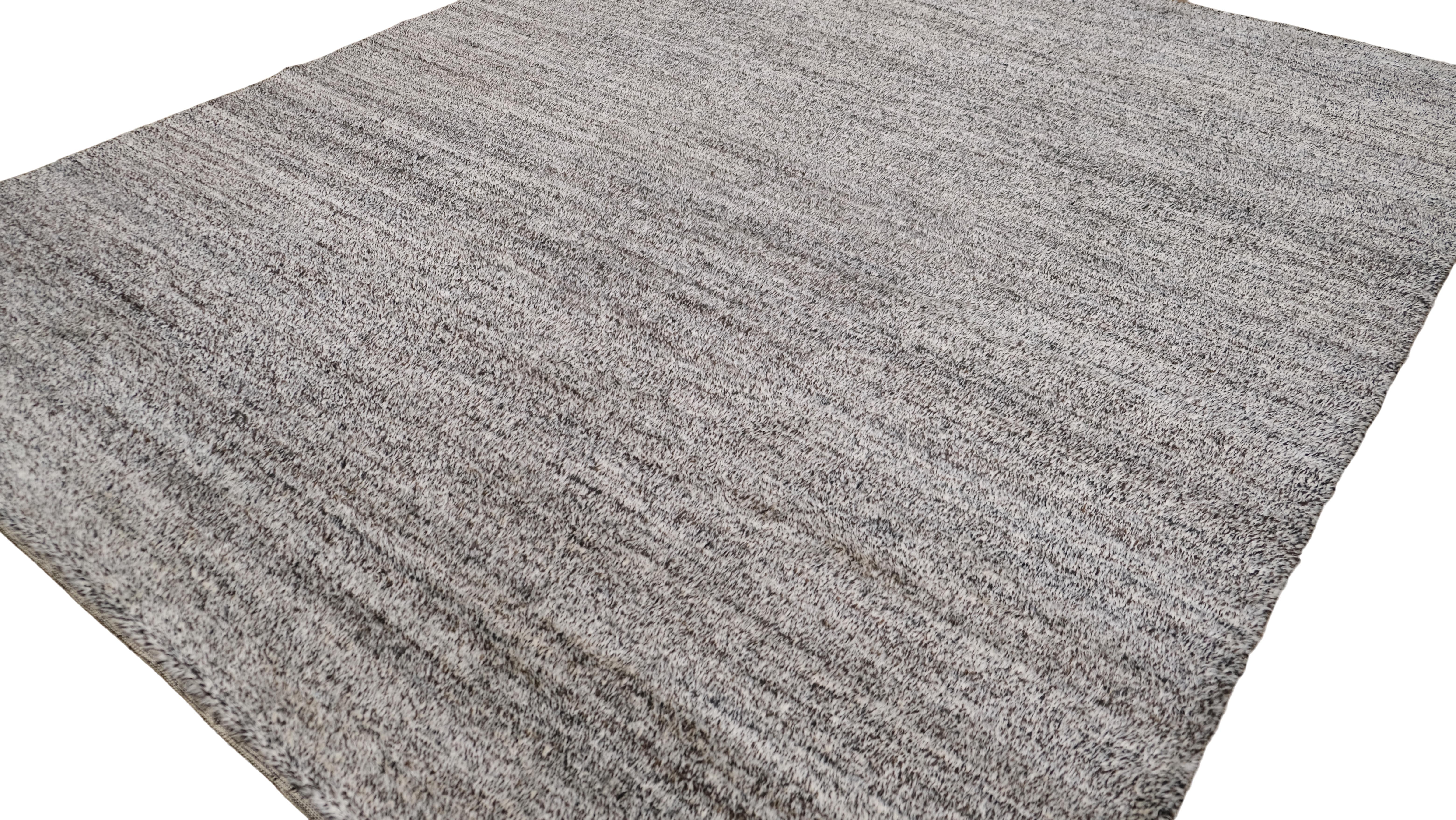 Minimalist Moroccan Style Neutral Gray Wool Rug 8'x10' Moderno en venta