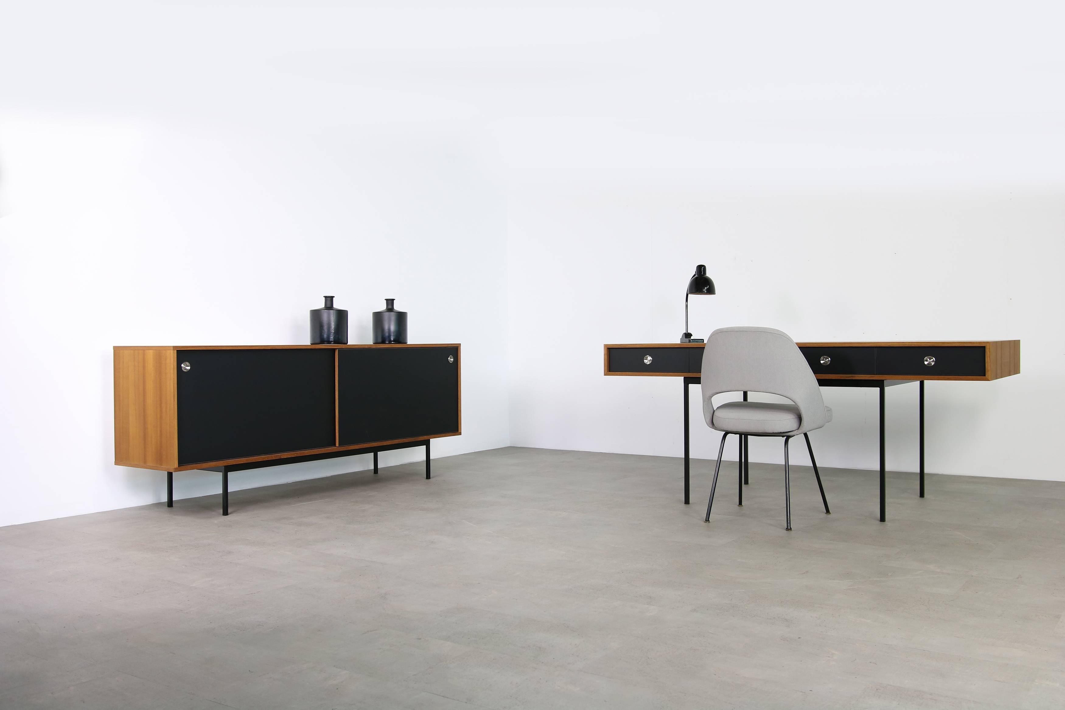 Minimalist Nathan Lindberg Design Teak and Metal Writing Table Mod. NL40 Black im Angebot 4