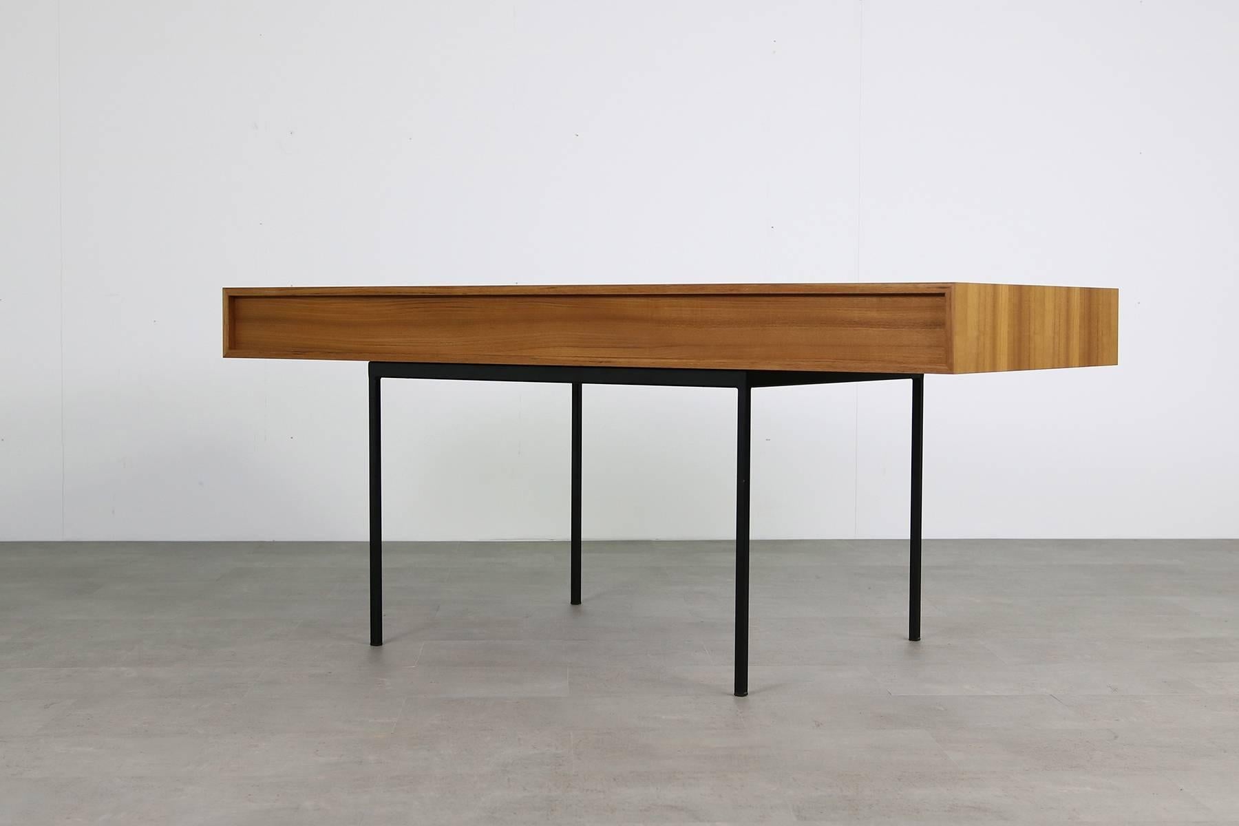 Minimalist Nathan Lindberg Design Teak and Metal Writing Table Mod. NL40 Black In Excellent Condition For Sale In Hamminkeln, DE