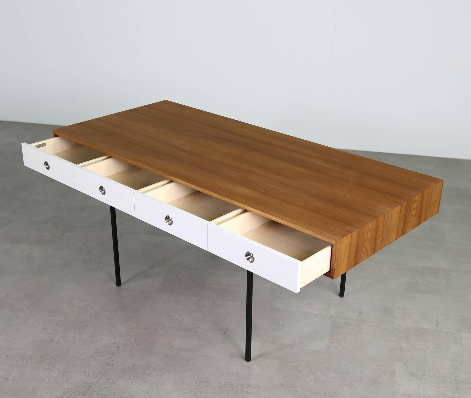 German Minimalist Nathan Lindberg Design Teak and Metal Writing Table Mod. NL40 White For Sale