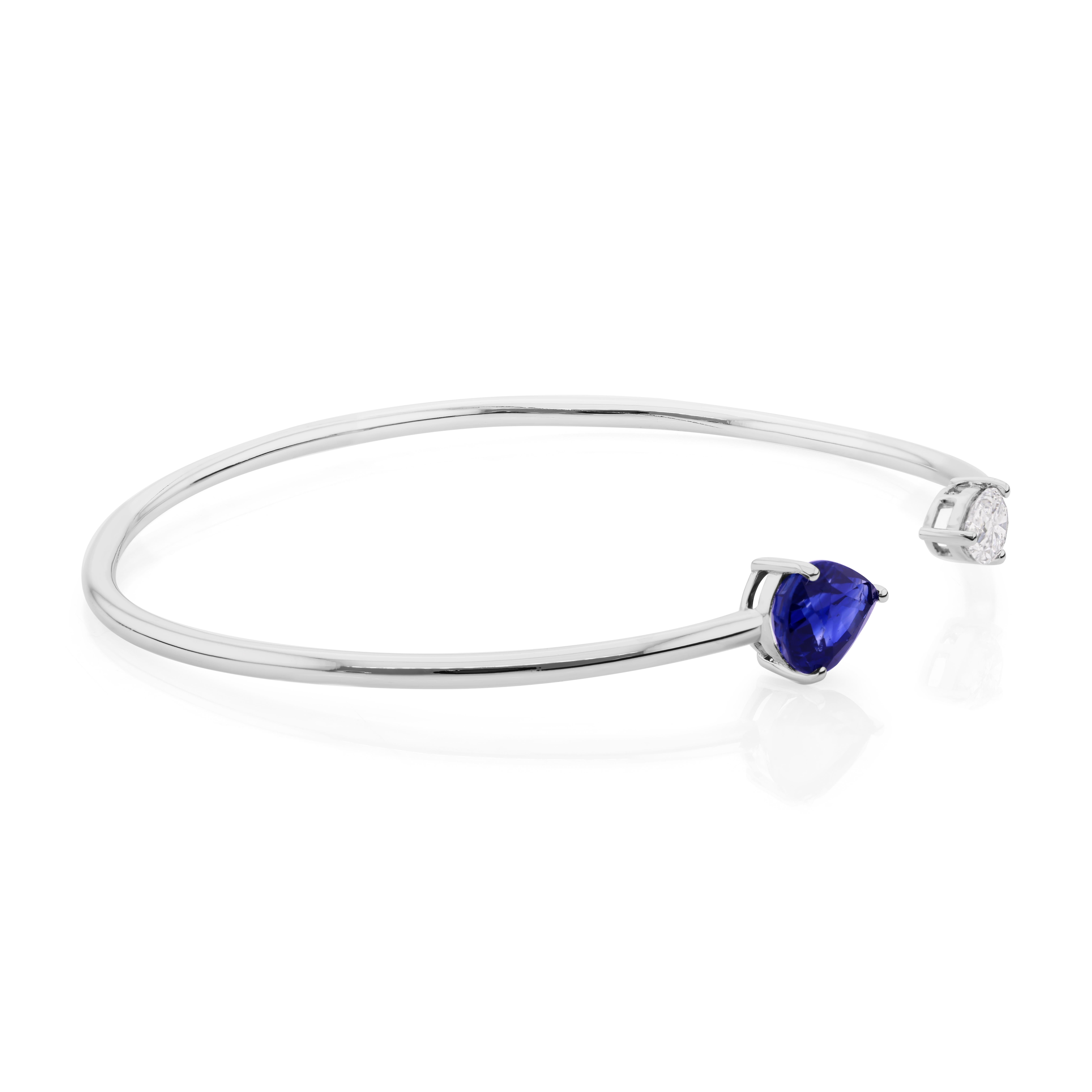 Minimalistisches natürliches blaues Saphir-Diamant offenes Manschettenarmband 18k Weißgold im Angebot 2
