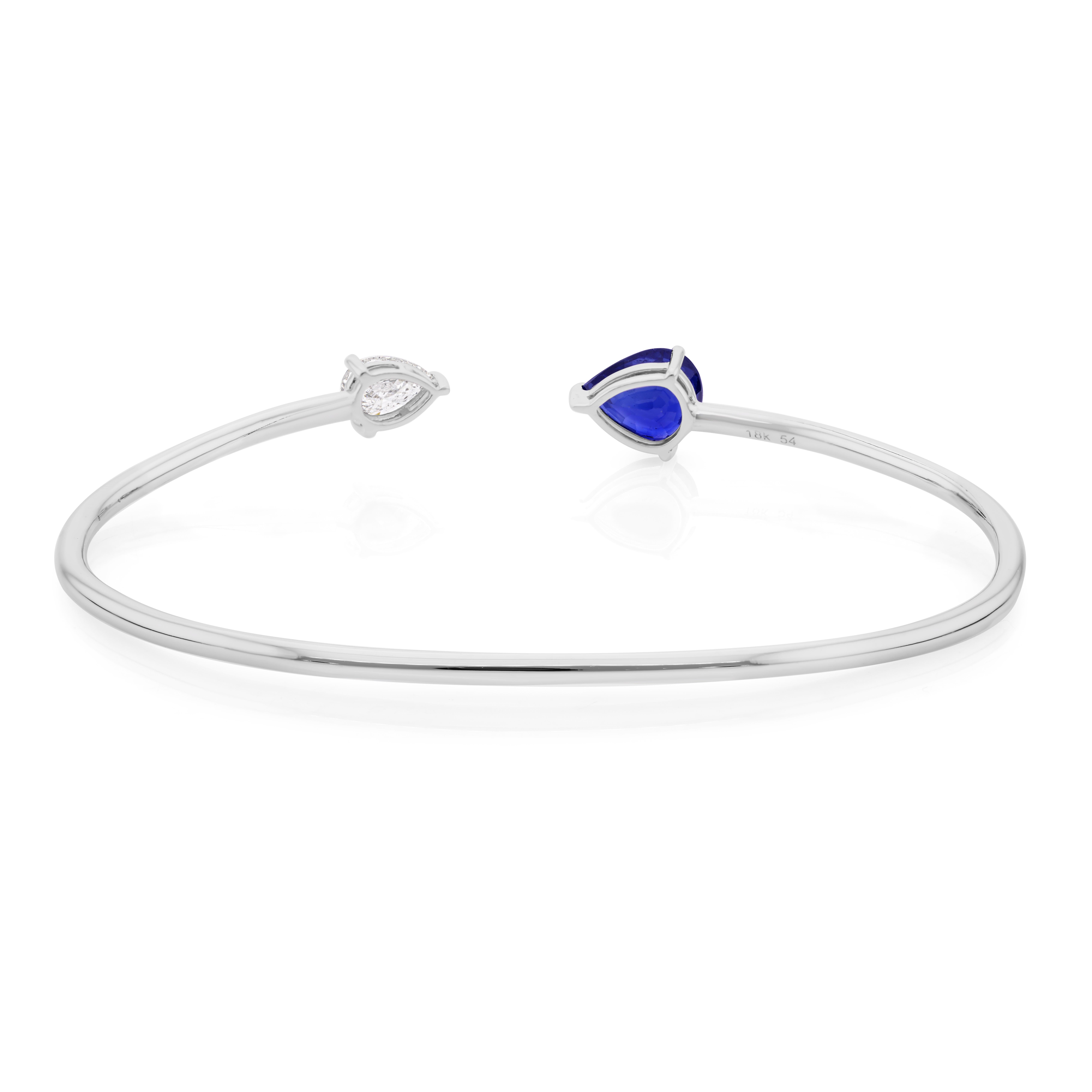 Minimalistisches natürliches blaues Saphir-Diamant offenes Manschettenarmband 18k Weißgold im Angebot 3