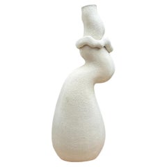 Sculpture en céramique au style minimaliste, naturel et bohème, signée Maku Ceramic