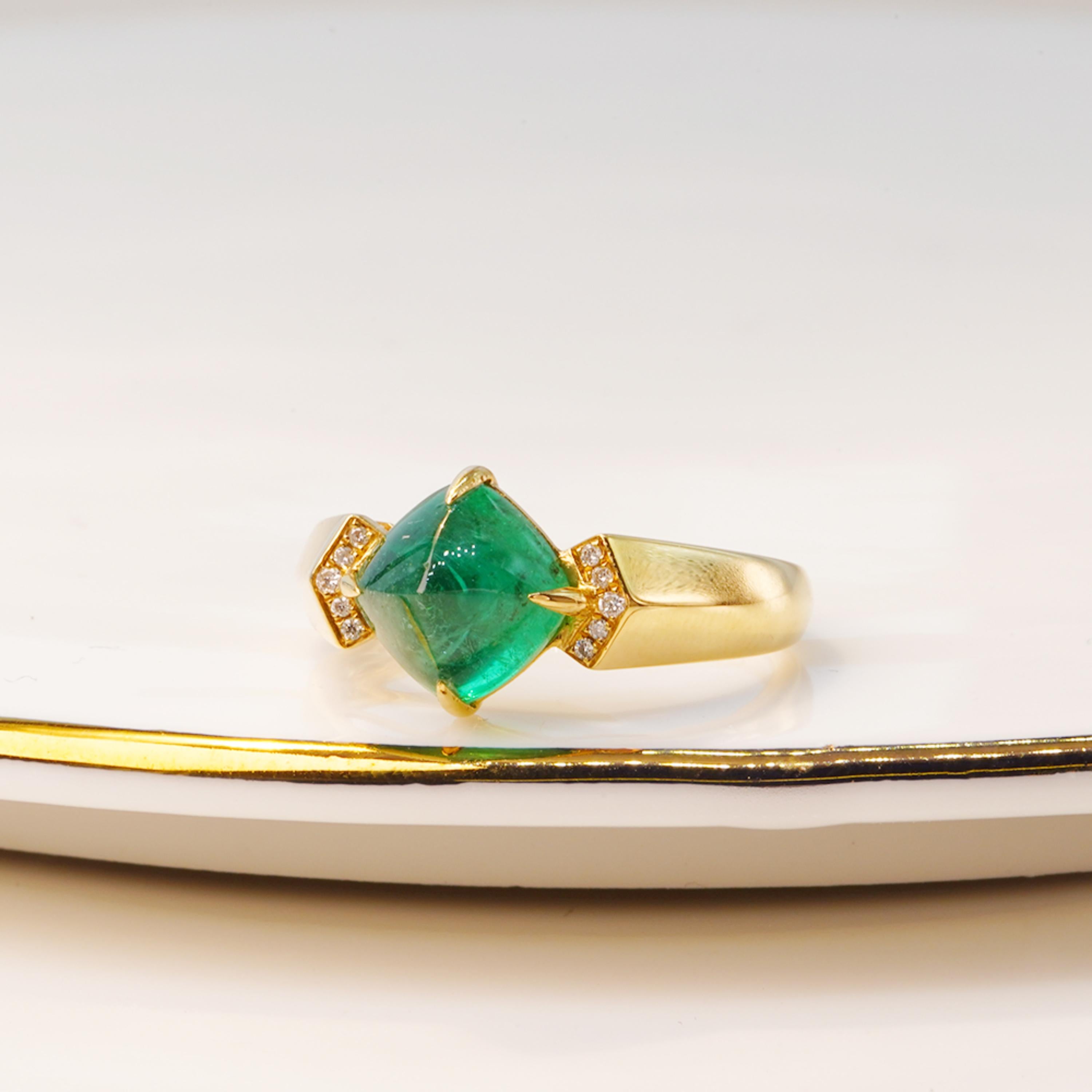 18K Gold 2 CT Natural Emerald and Diamond Antique Art Deco Style Engagement Ring For Sale 2