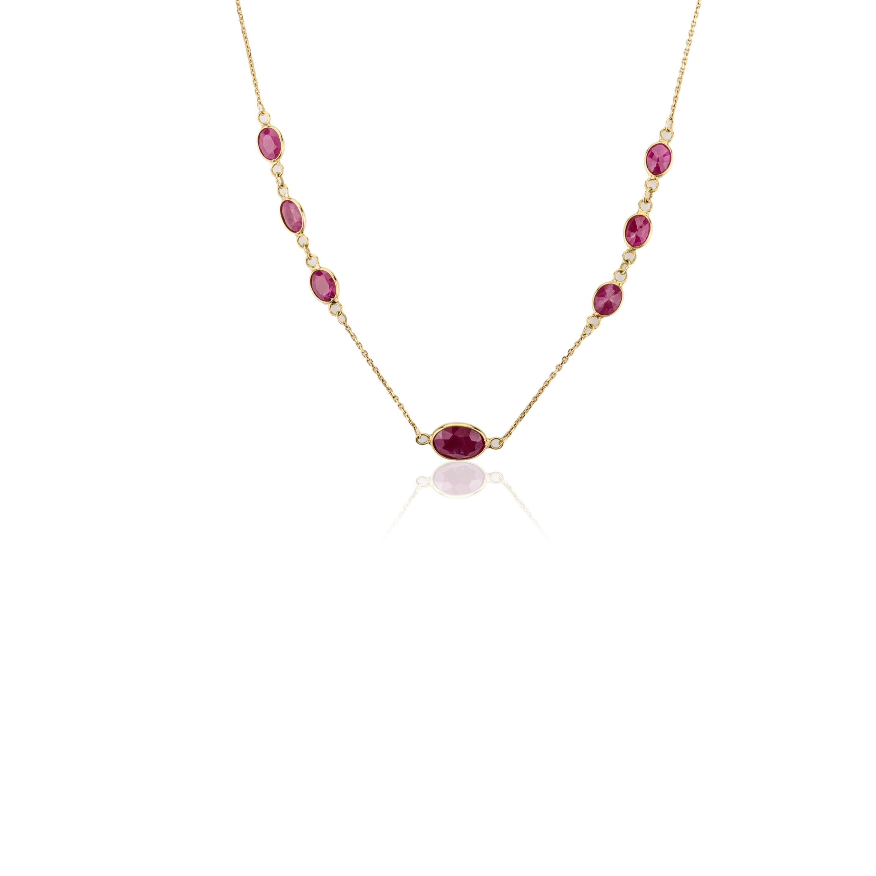 Contemporaneo Collana minimalista con catena a strati di rubini naturali per lei in oro giallo massiccio 18 ct. in vendita