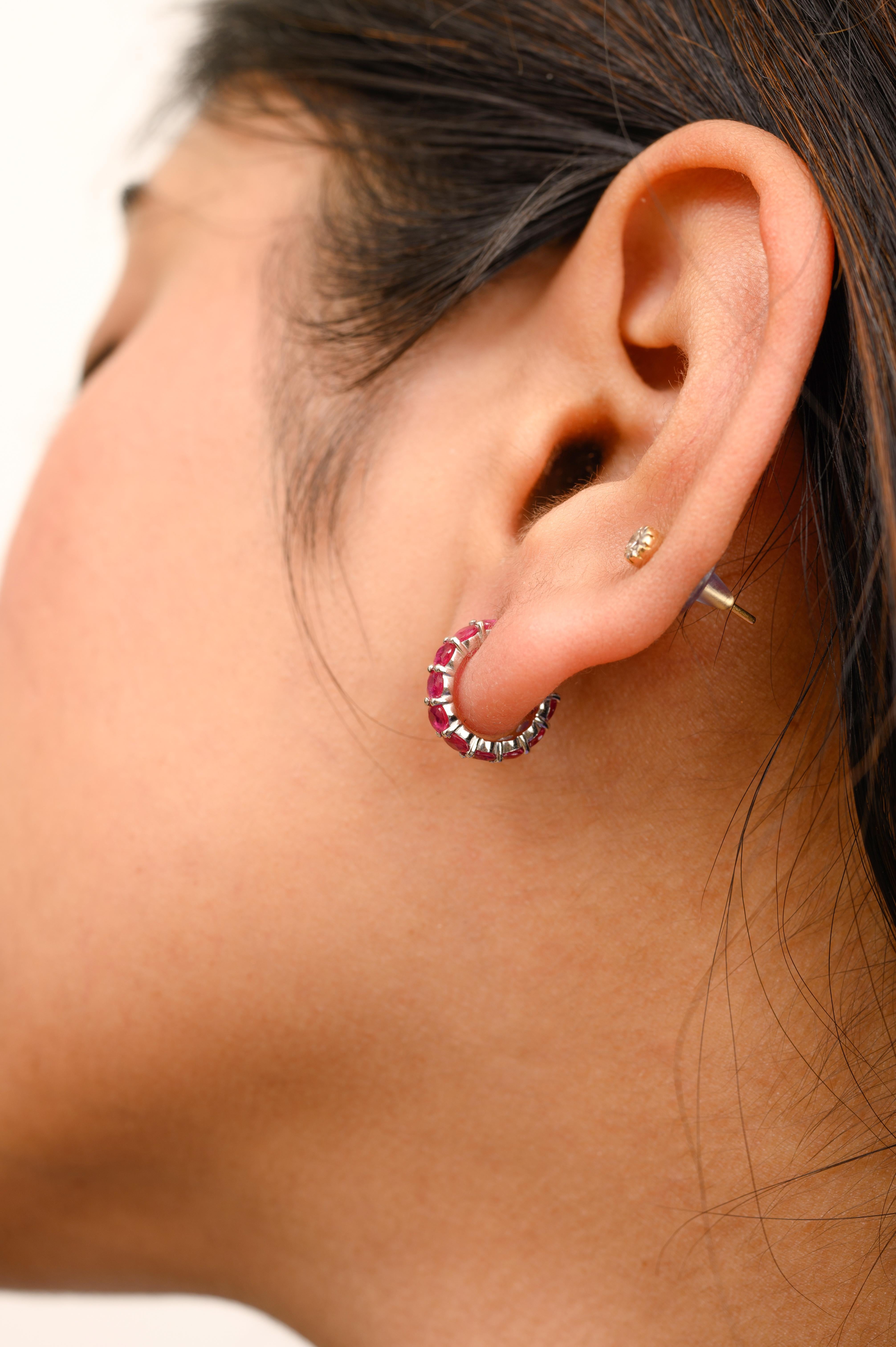 Modernist Minimalist Natural Ruby Tiny Hoop Earrings for Her in 18k Solid White Gold For Sale