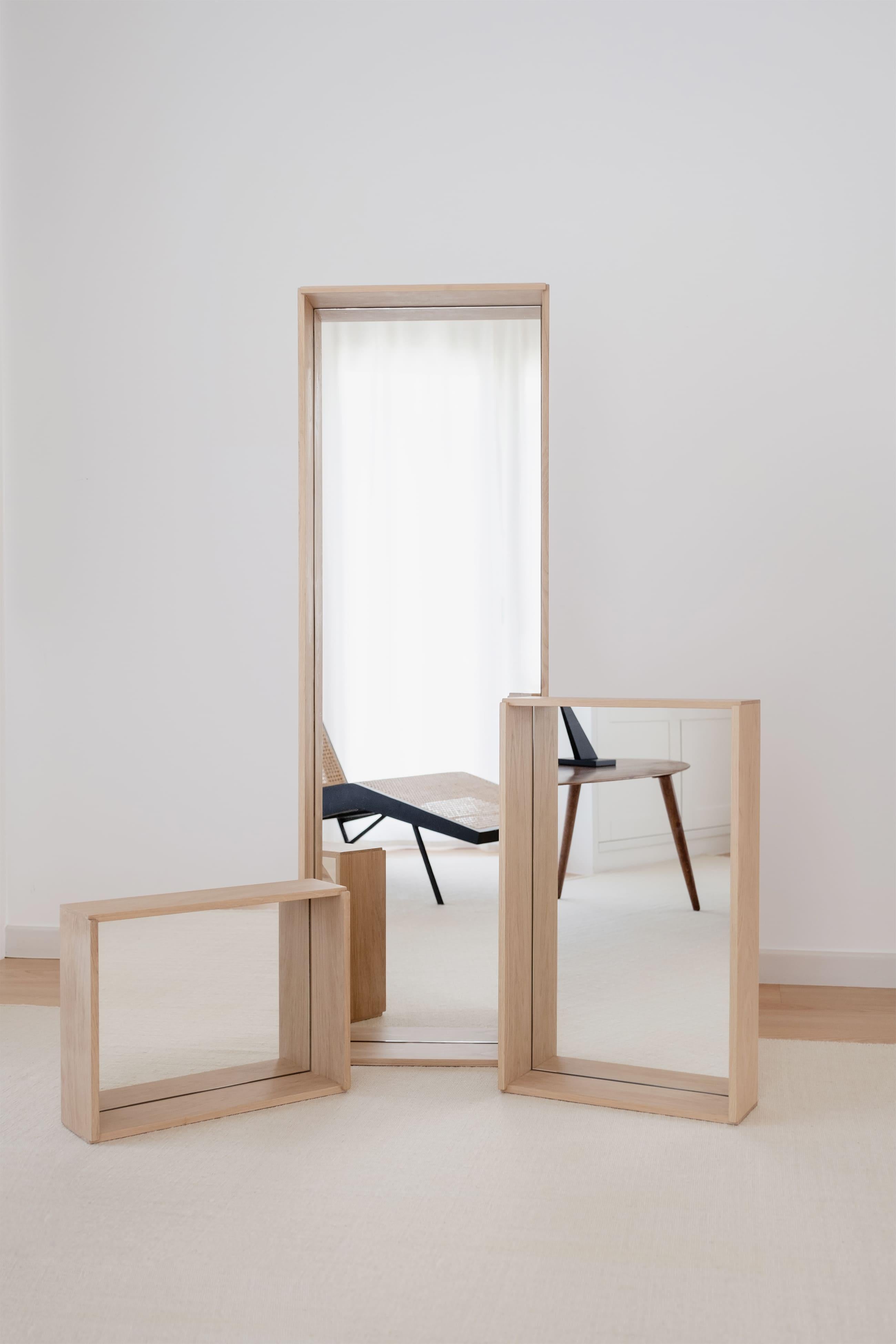 Moderne Miroir minimaliste en chêne grand format en vente