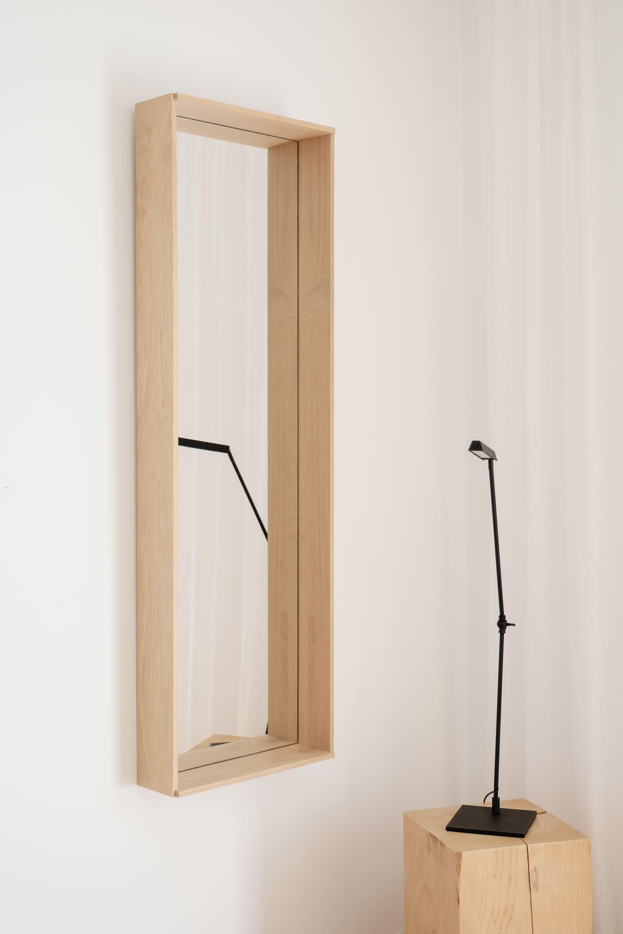 Miroir minimaliste en Oak médium en vente 4